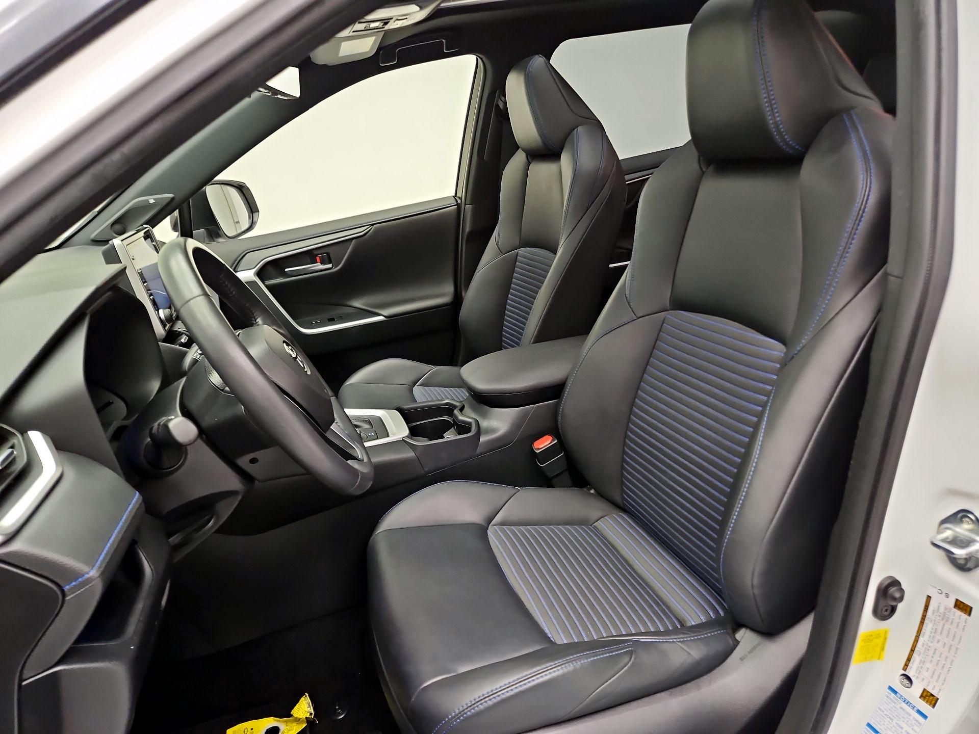 Thumbnail: 2020 Toyota RAV4 - 11
