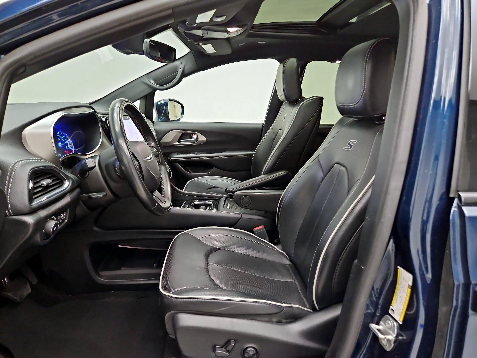 Thumbnail: 2022 Chrysler Pacifica - 11