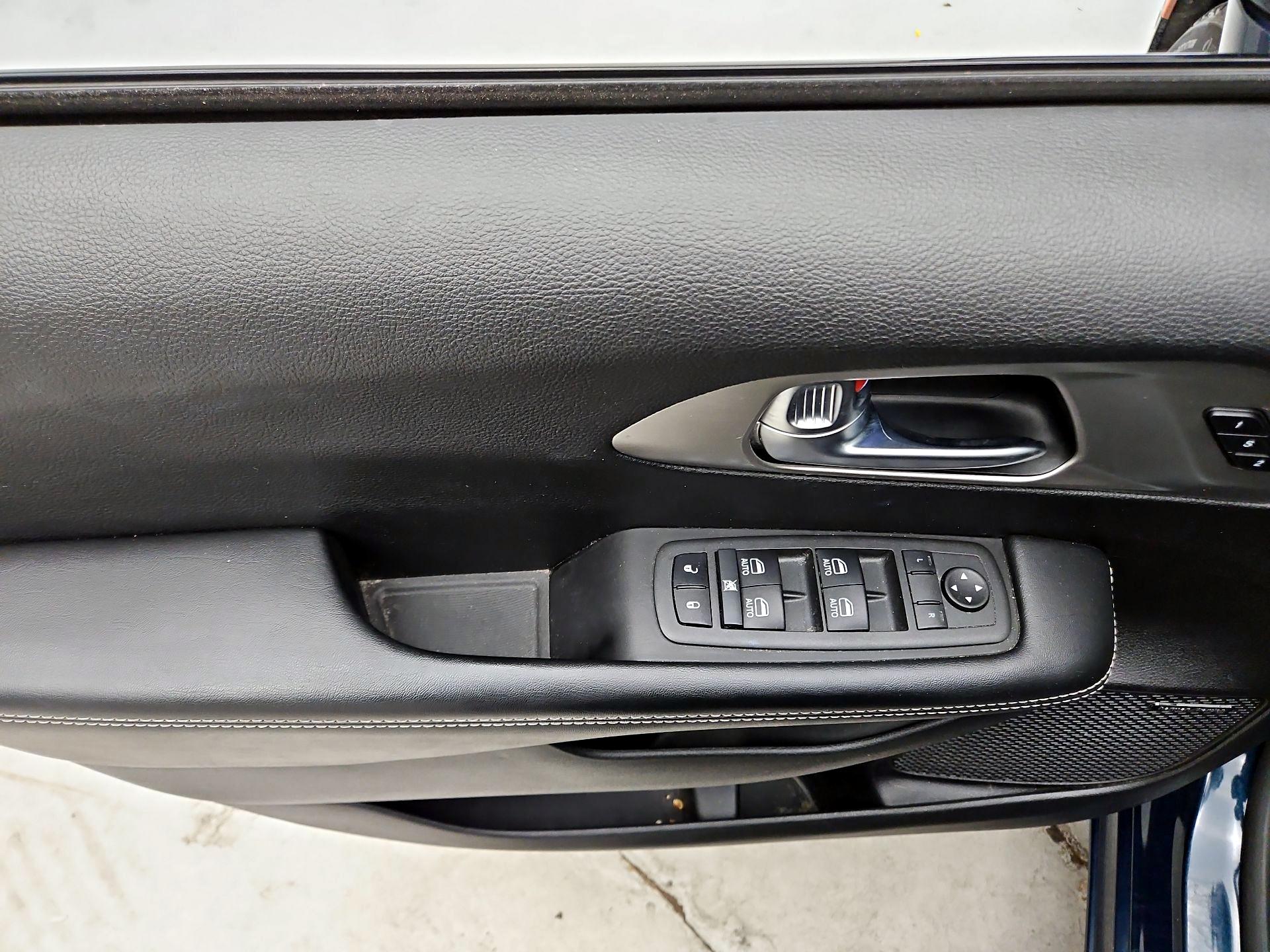 Thumbnail: 2022 Chrysler Pacifica - 12