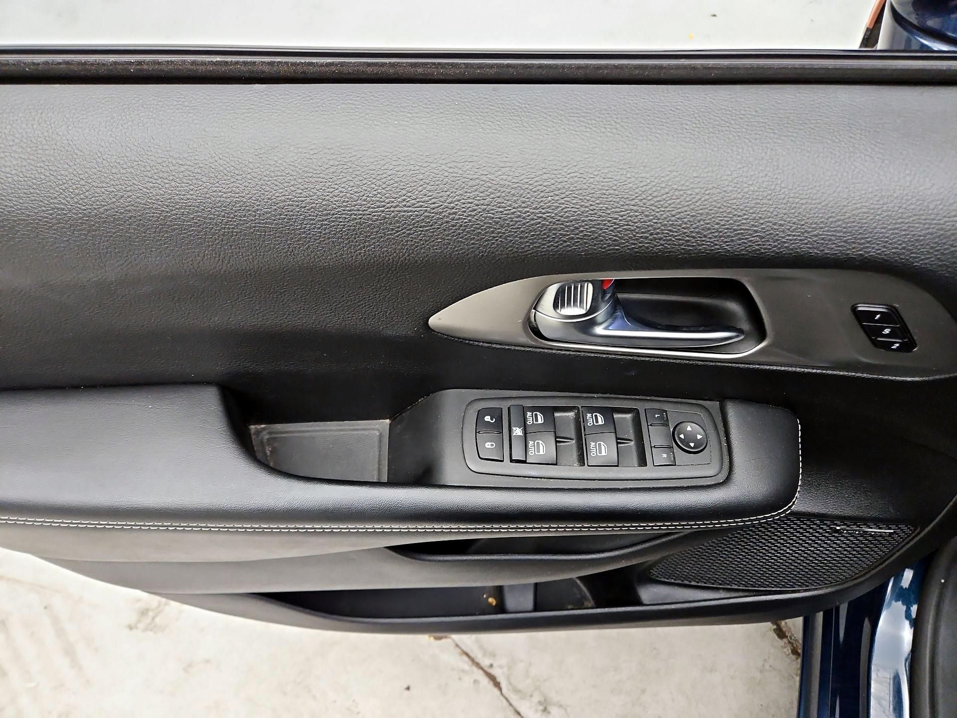Thumbnail: 2022 Chrysler Pacifica - 20
