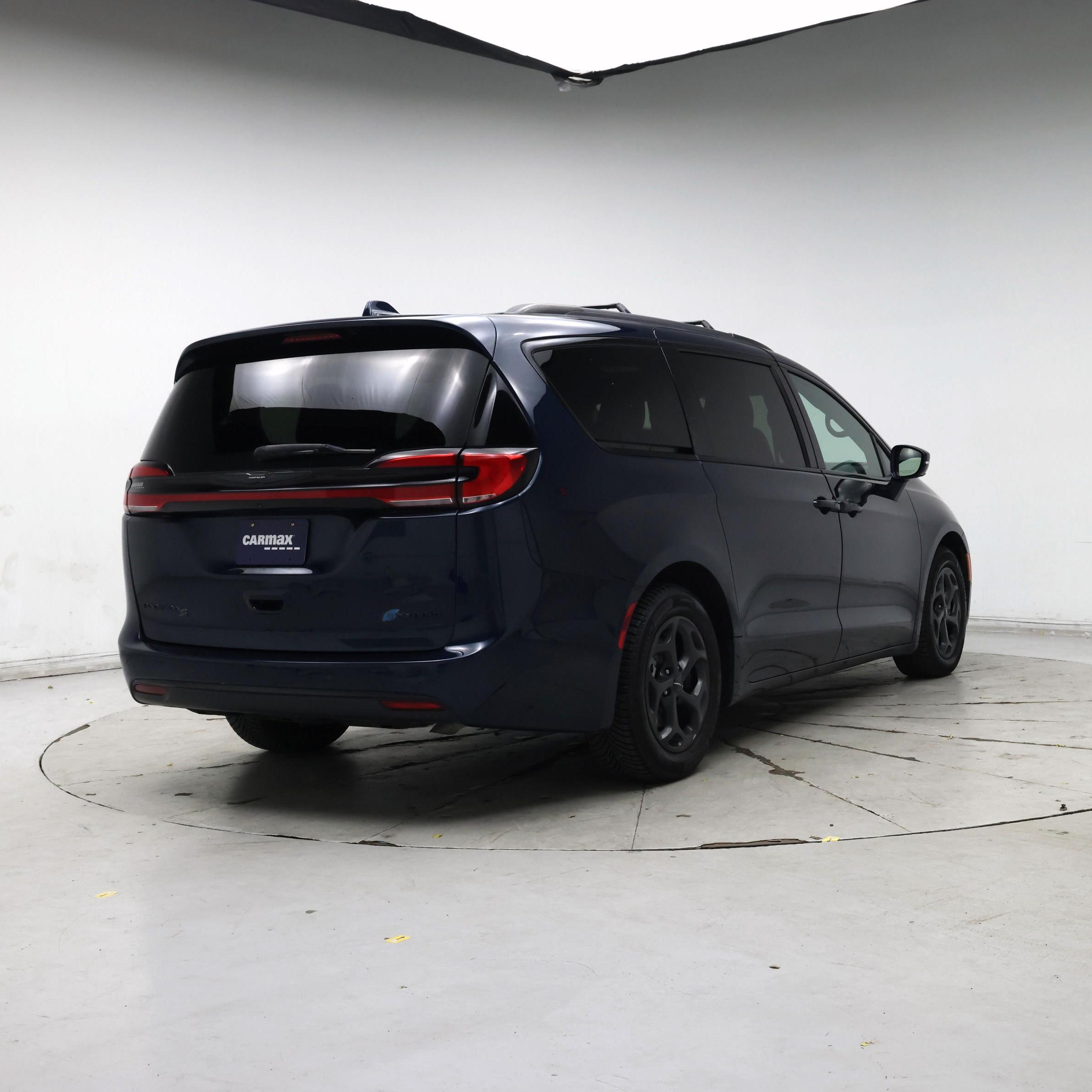 Thumbnail: 2022 Chrysler Pacifica - 8