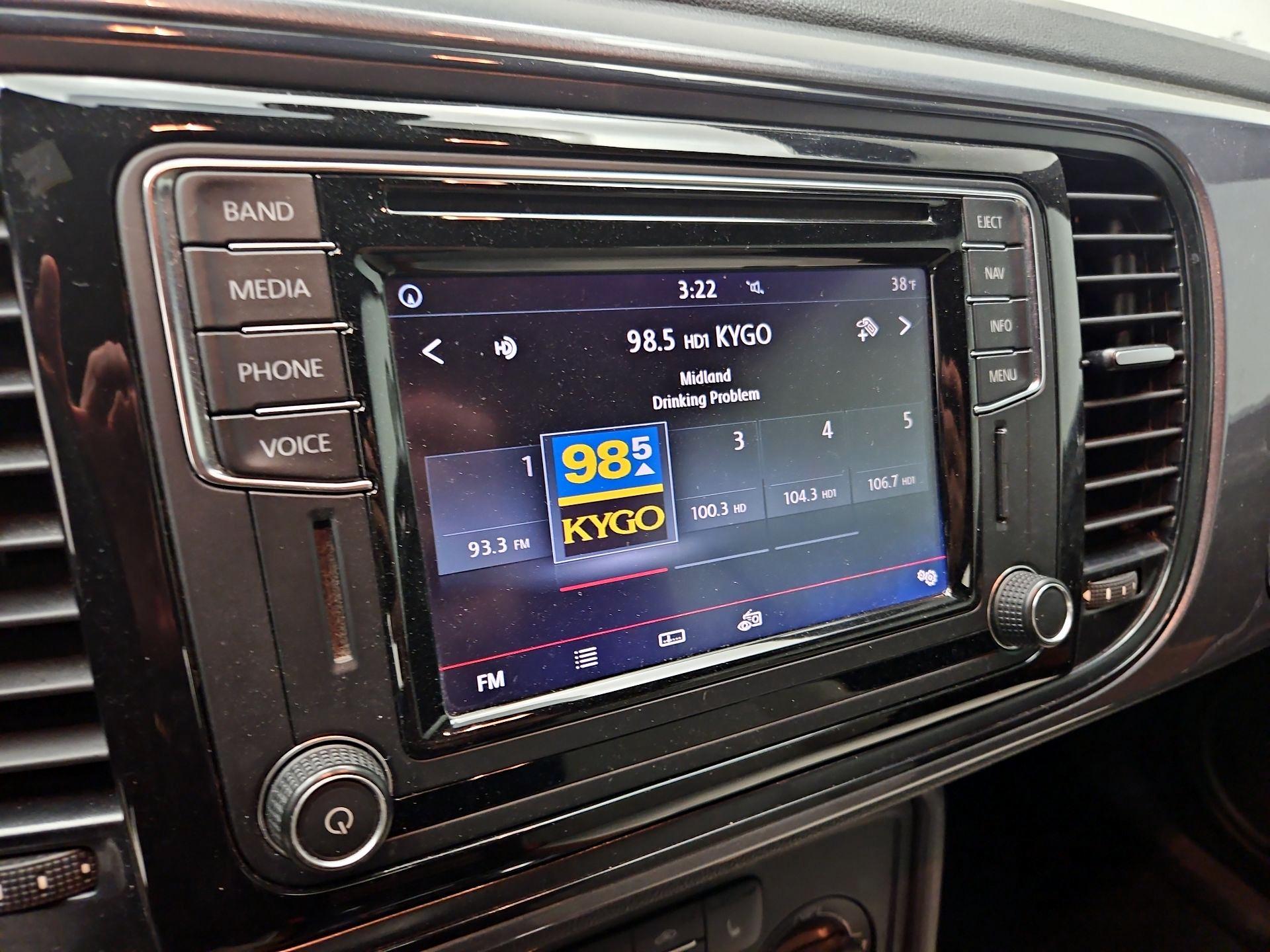 Thumbnail: 2017 Volkswagen Beetle - 16