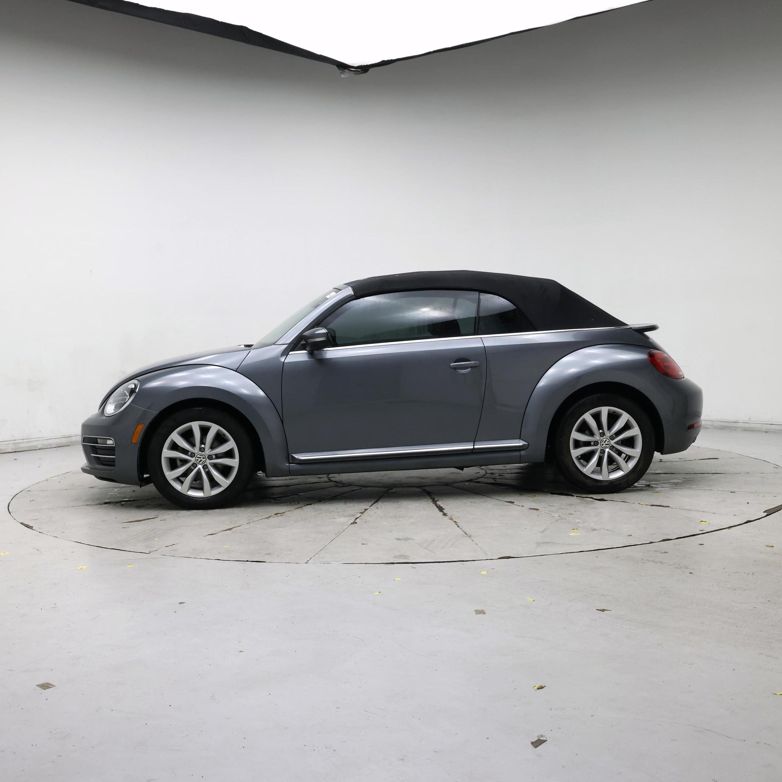 Thumbnail: 2017 Volkswagen Beetle - 3