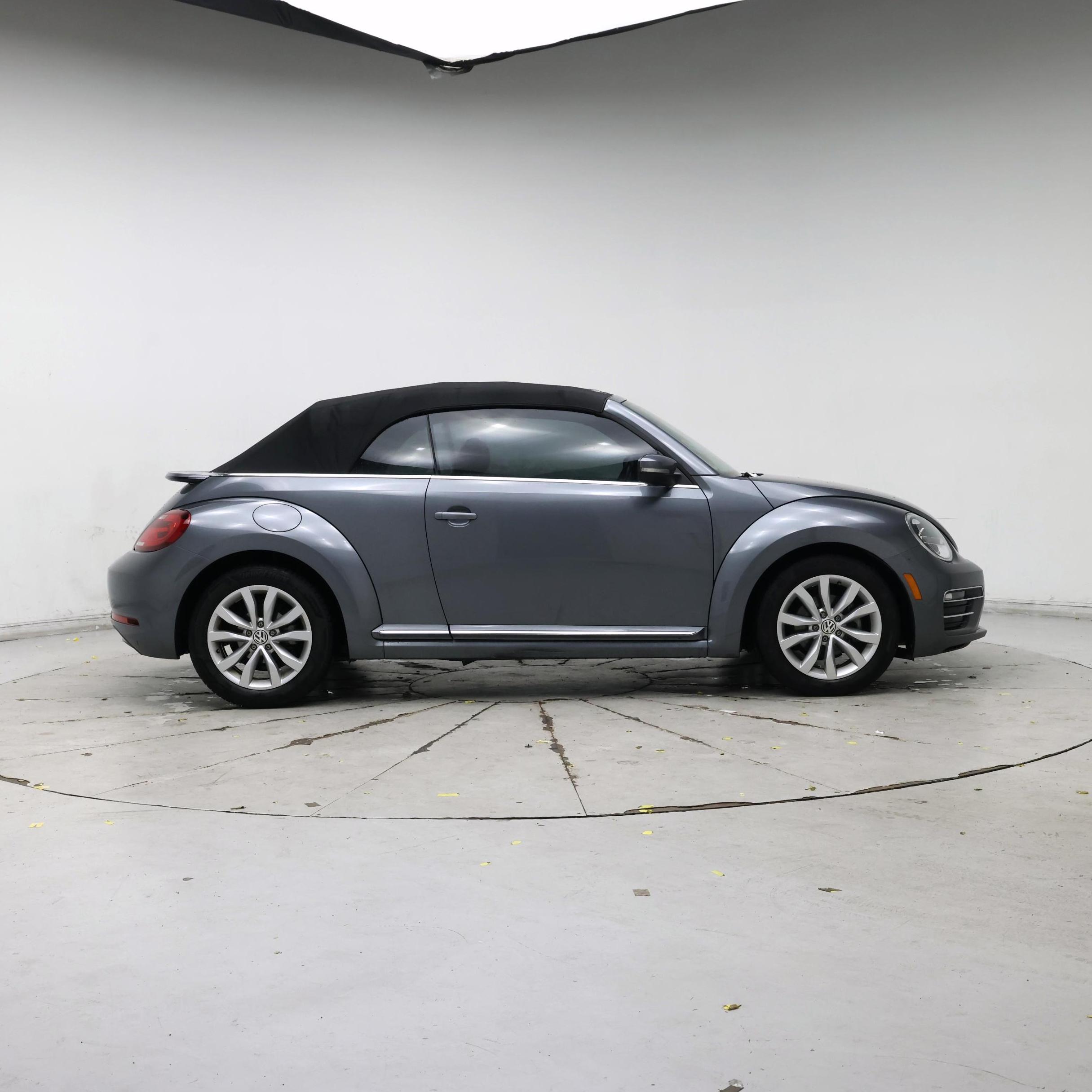 Thumbnail: 2017 Volkswagen Beetle - 7