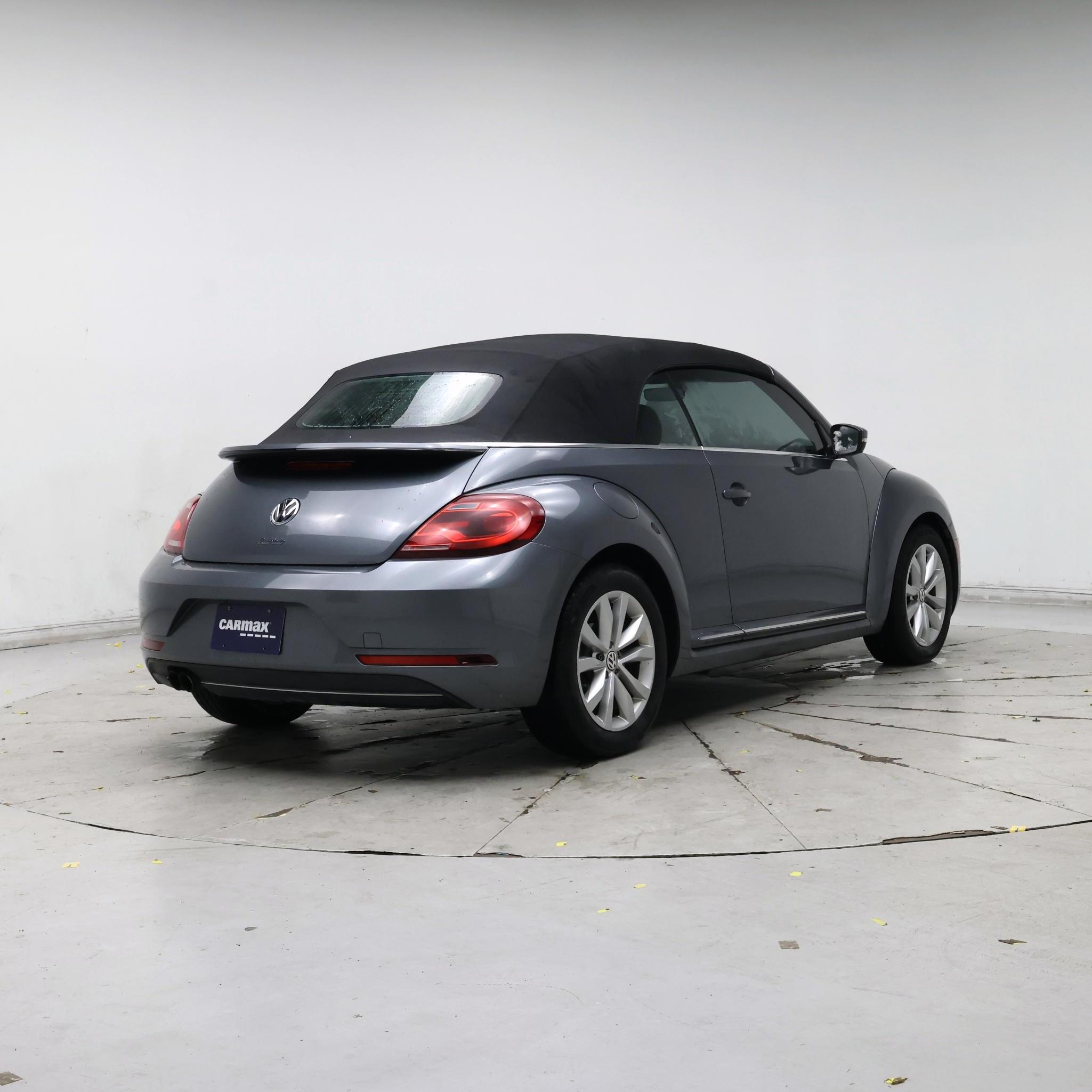 Thumbnail: 2017 Volkswagen Beetle - 8