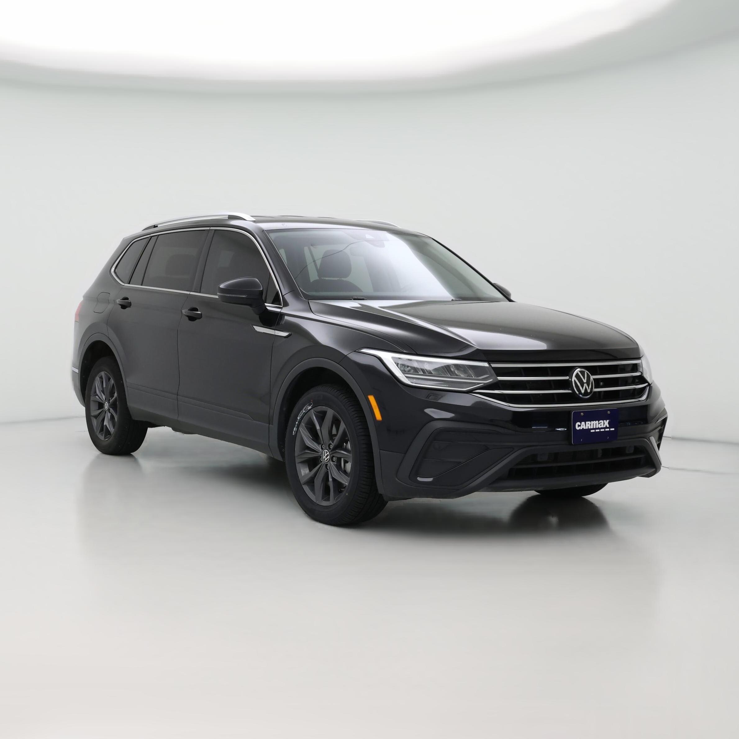 Thumbnail: 2023 Volkswagen Tiguan - 1