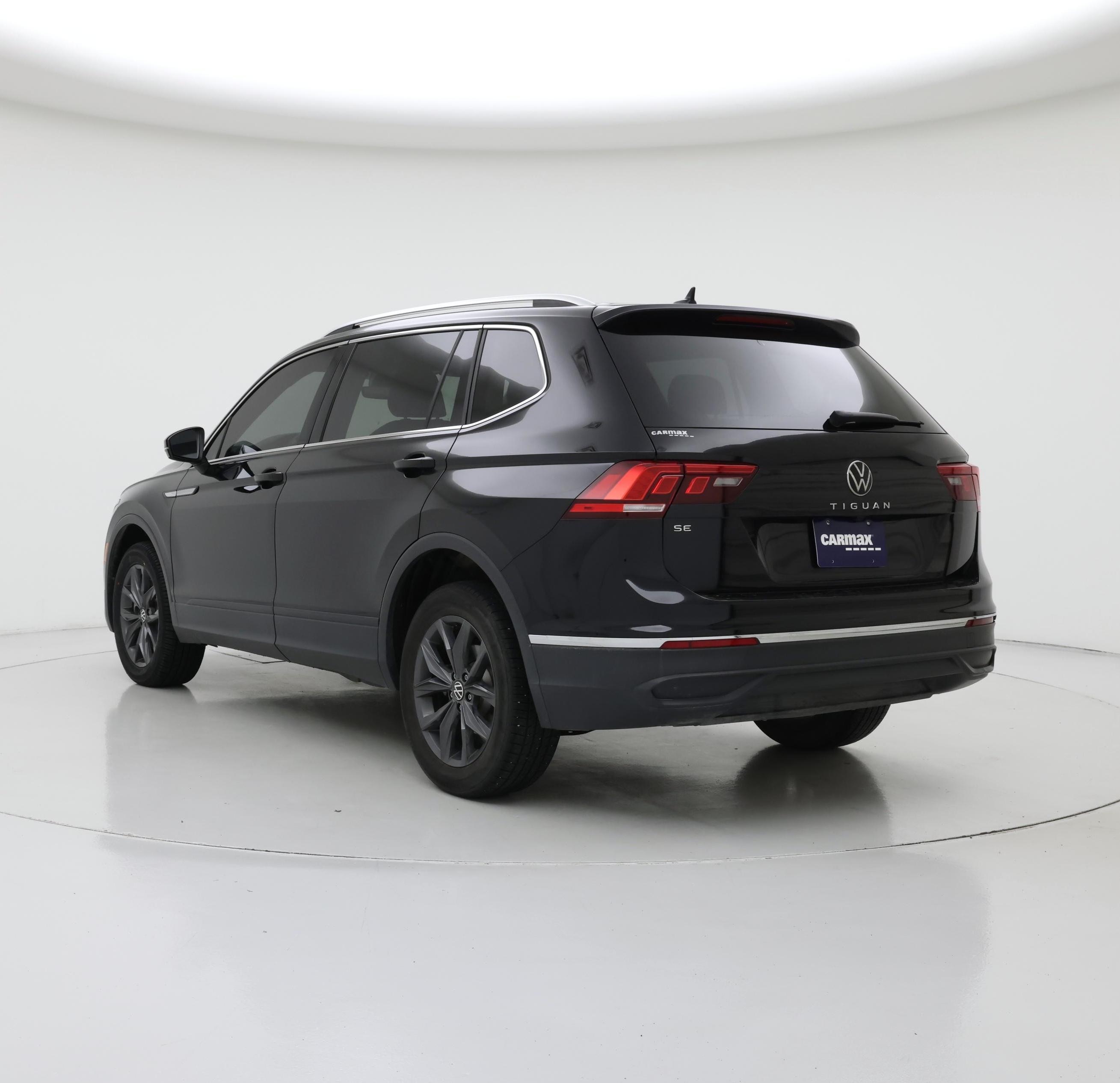Thumbnail: 2023 Volkswagen Tiguan - 2