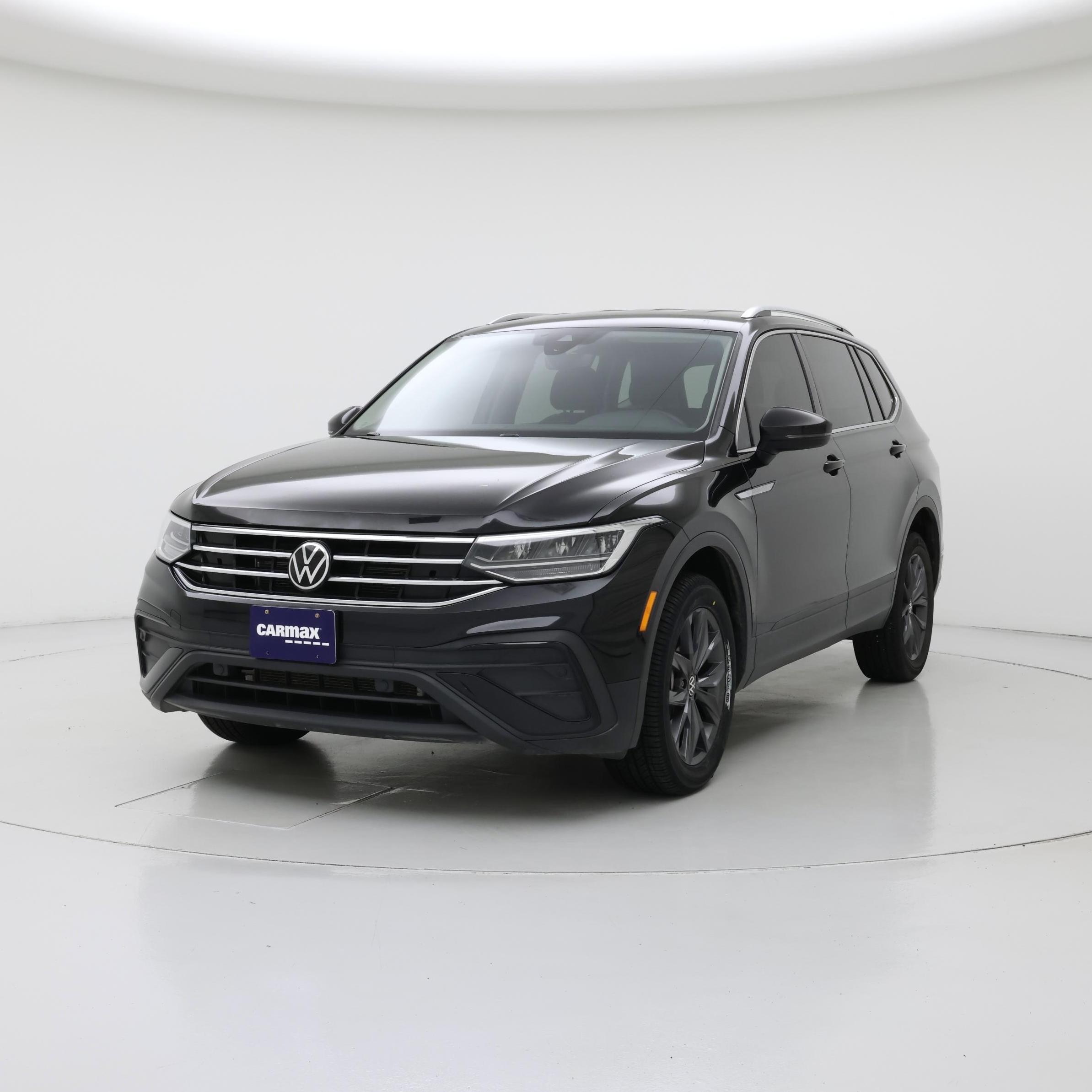 Thumbnail: 2023 Volkswagen Tiguan - 4