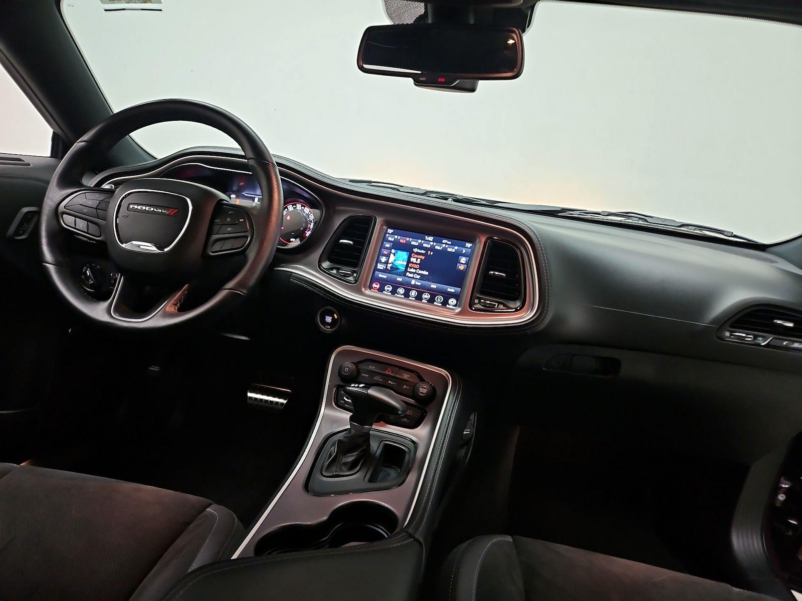 2022 Dodge Challenger R/T - Photo 10