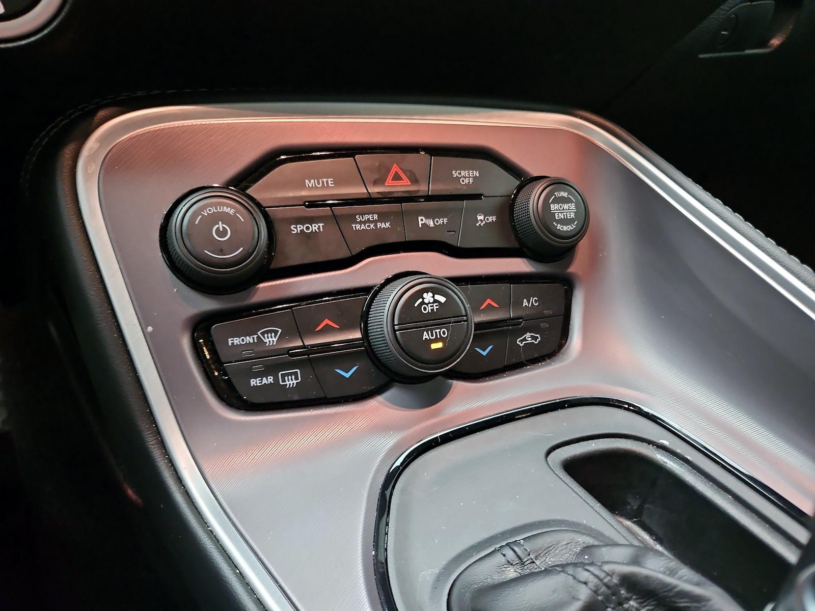 2022 Dodge Challenger R/T - Photo 18