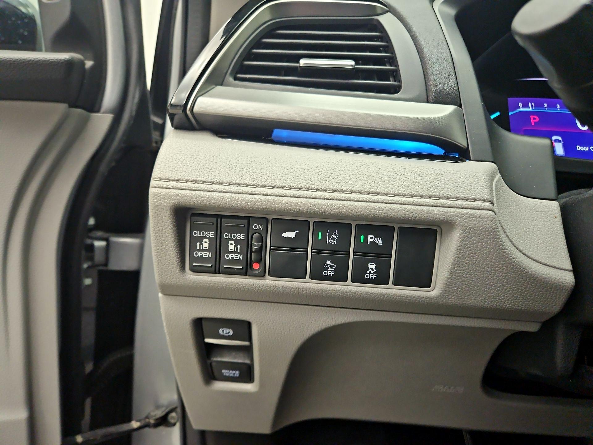 Thumbnail: 2019 Honda Odyssey - 13