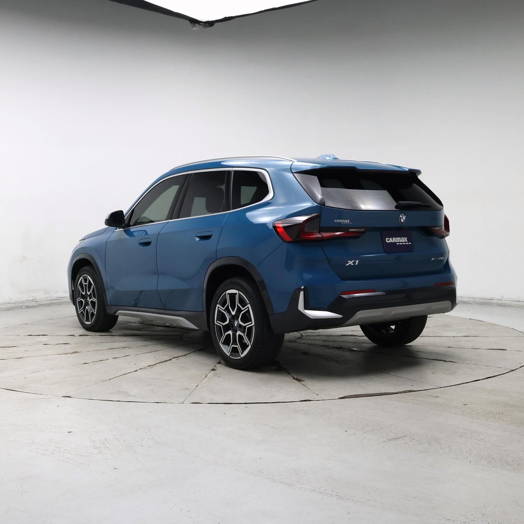 Thumbnail: 2023 BMW X1 - 2