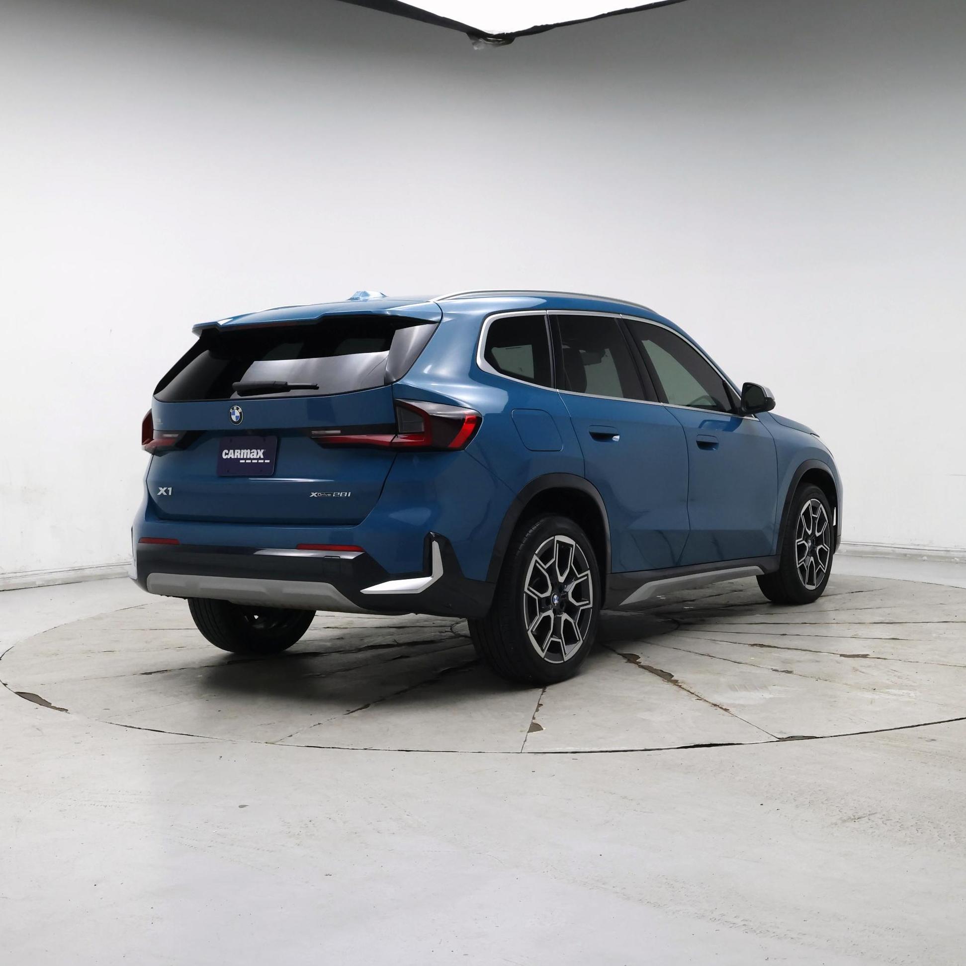 Thumbnail: 2023 BMW X1 - 8