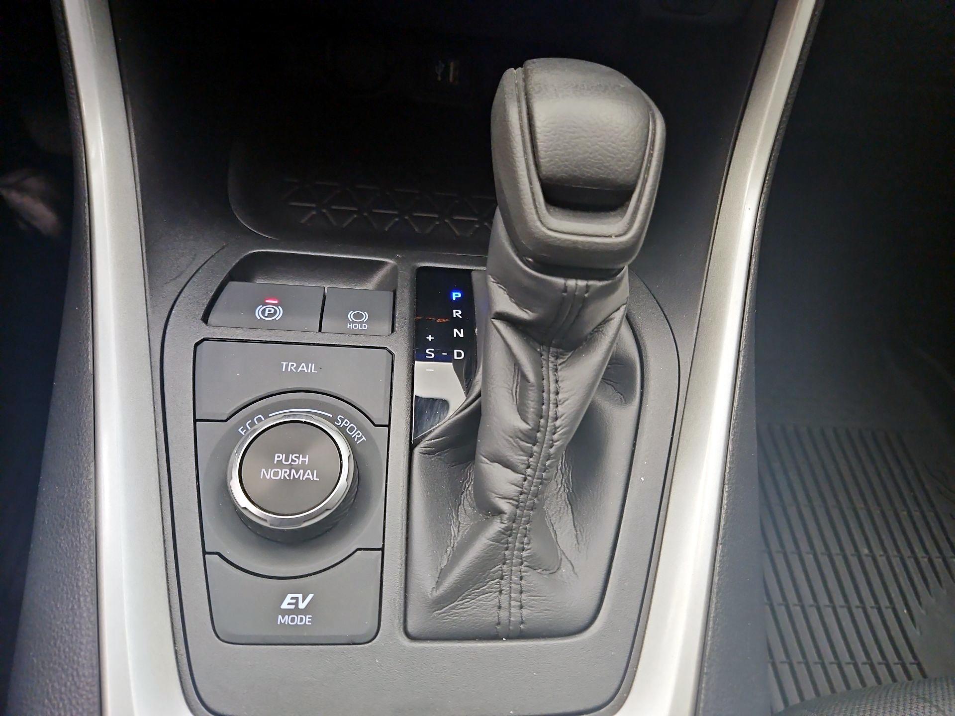 Thumbnail: 2024 Toyota RAV4 - 18