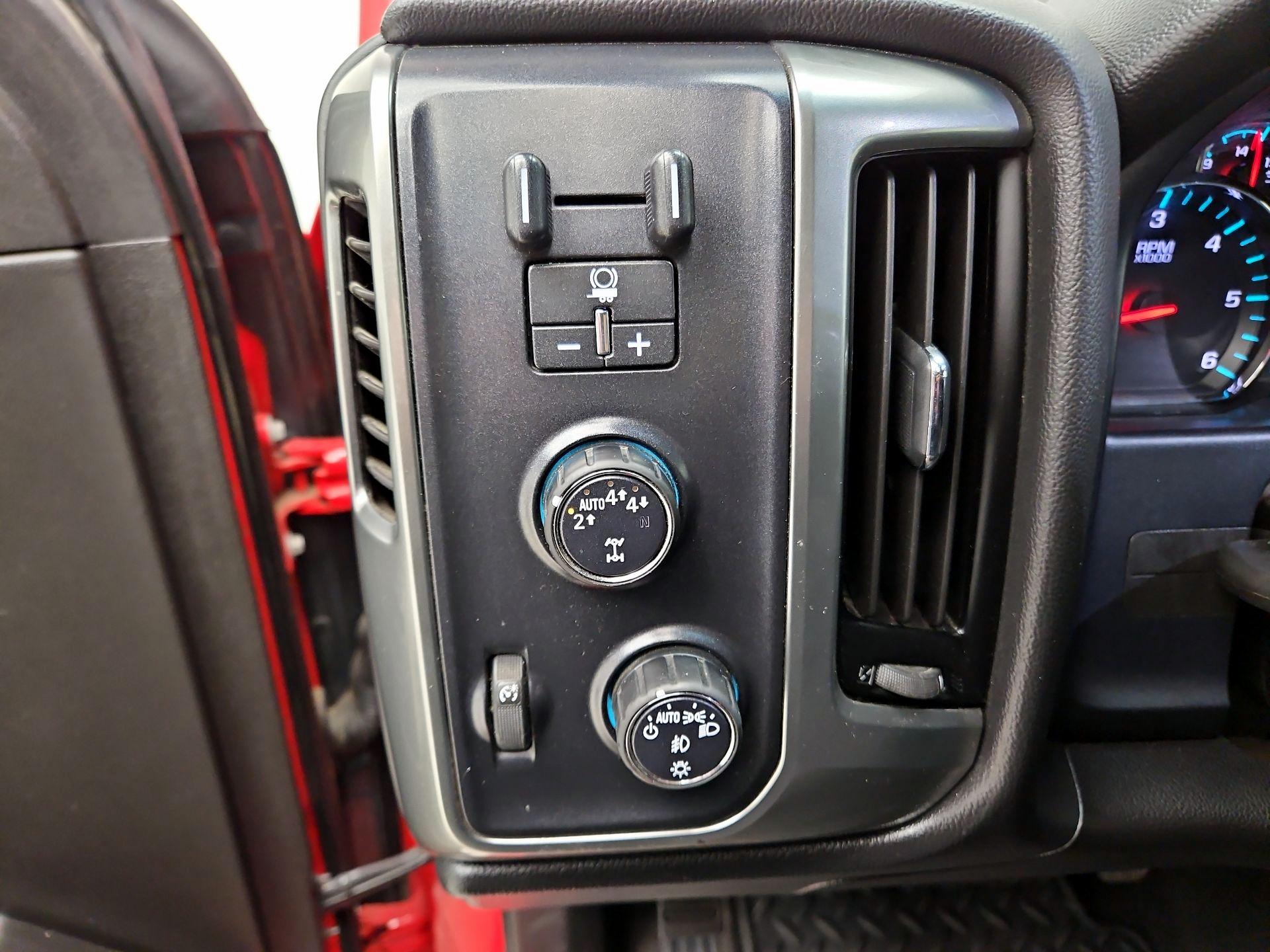 Thumbnail: 2019 Chevrolet Silverado 1500 - 13