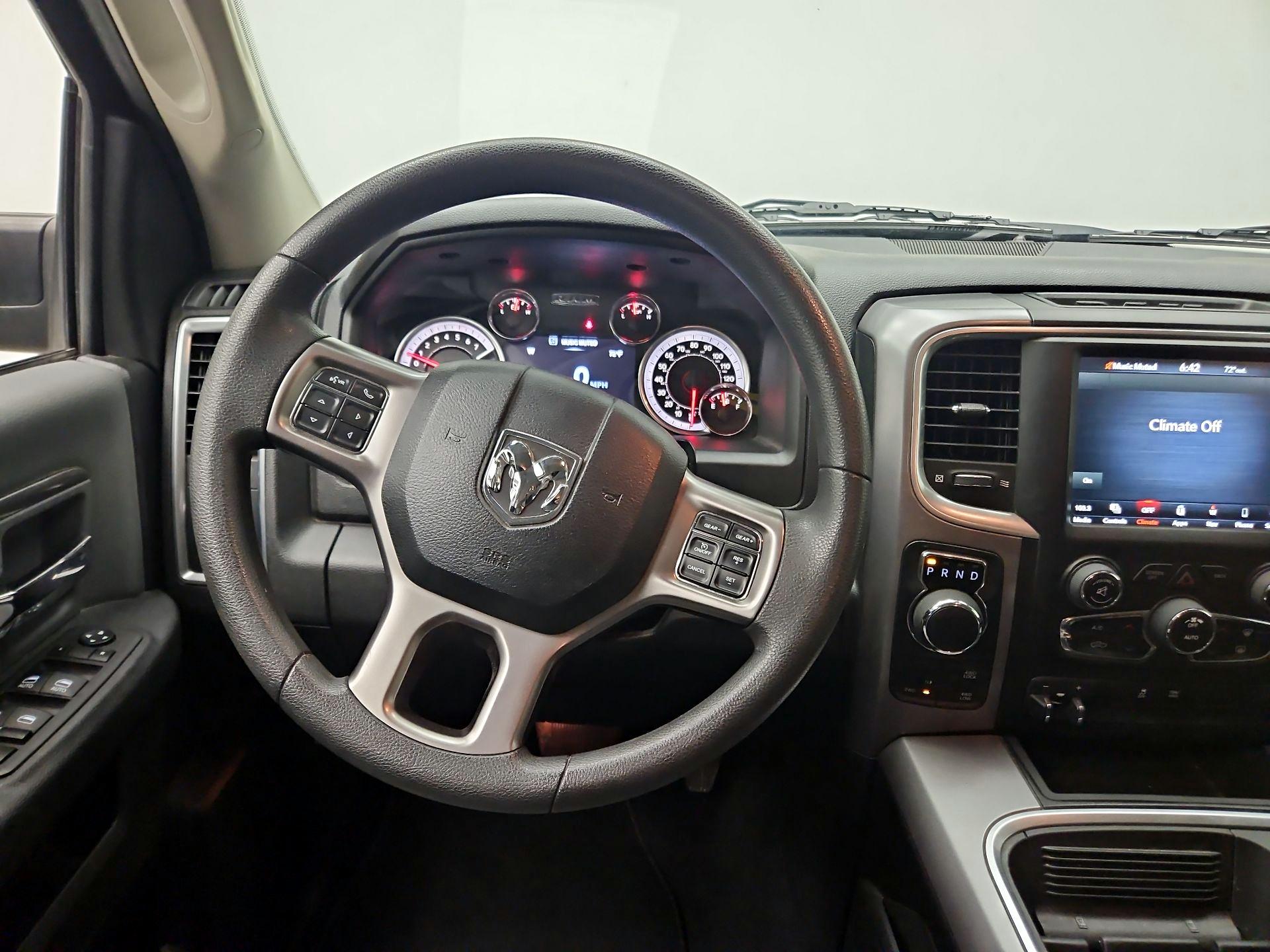 Thumbnail: 2023 RAM 1500 Classic - 10