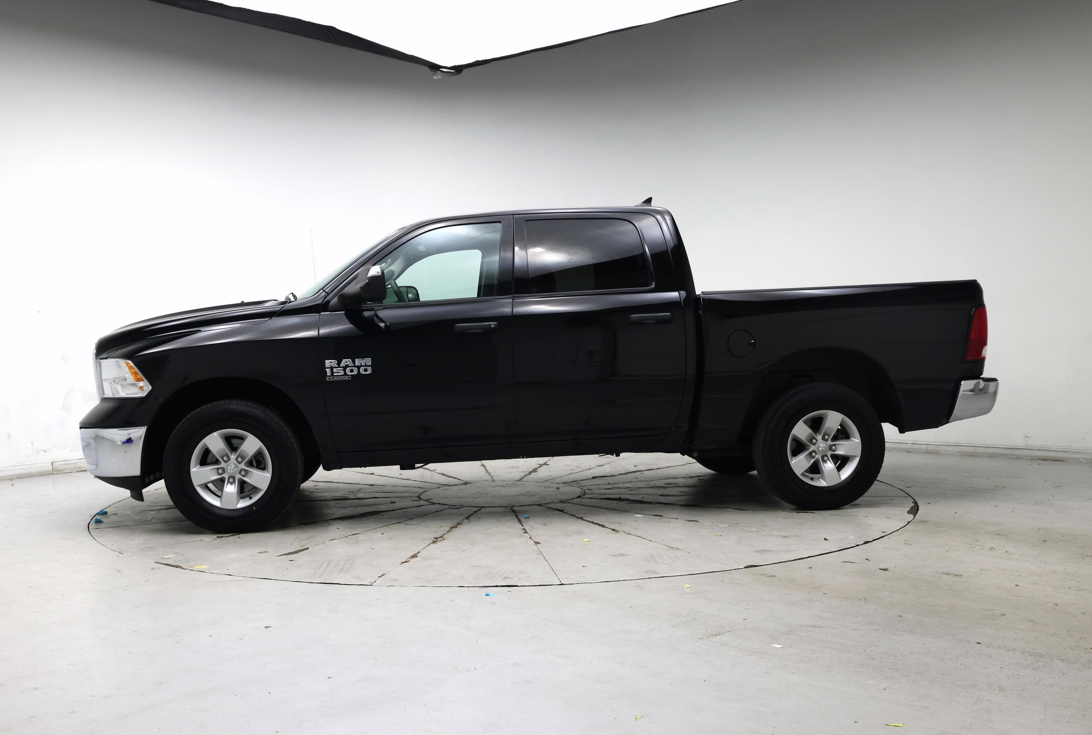 Thumbnail: 2023 RAM 1500 Classic - 3