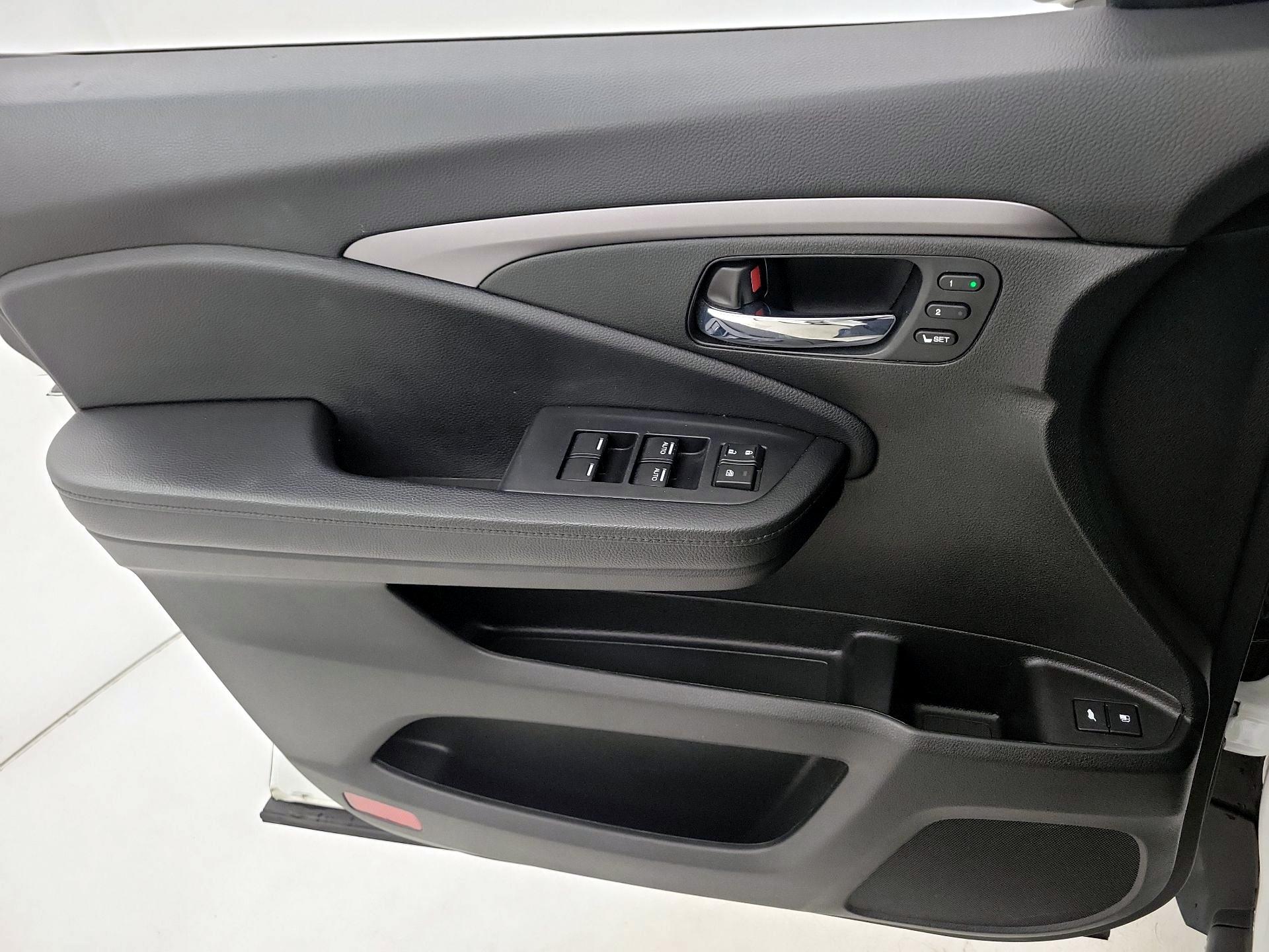 Thumbnail: 2021 Honda Pilot - 12