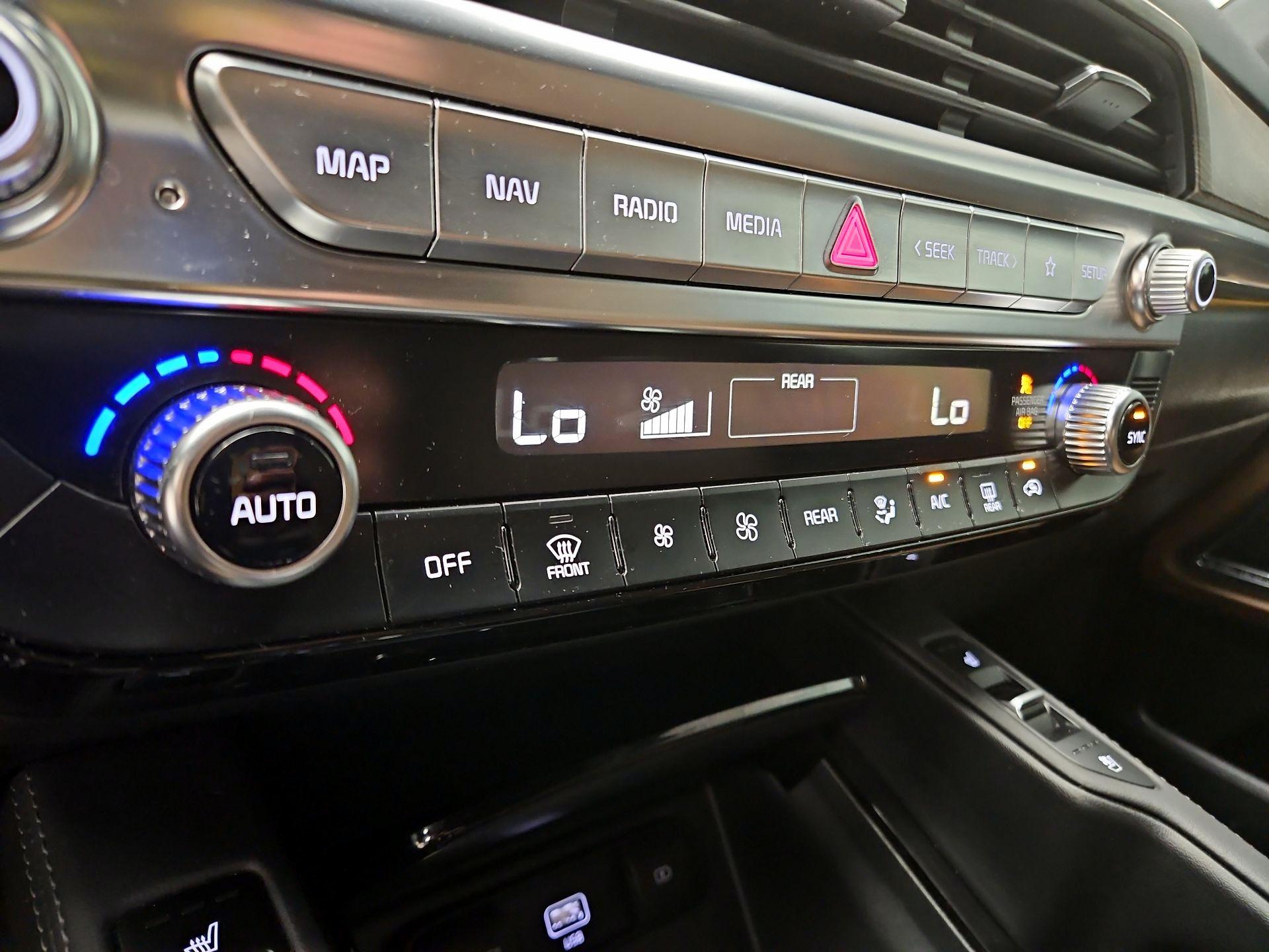 Thumbnail: 2020 Kia Telluride - 17