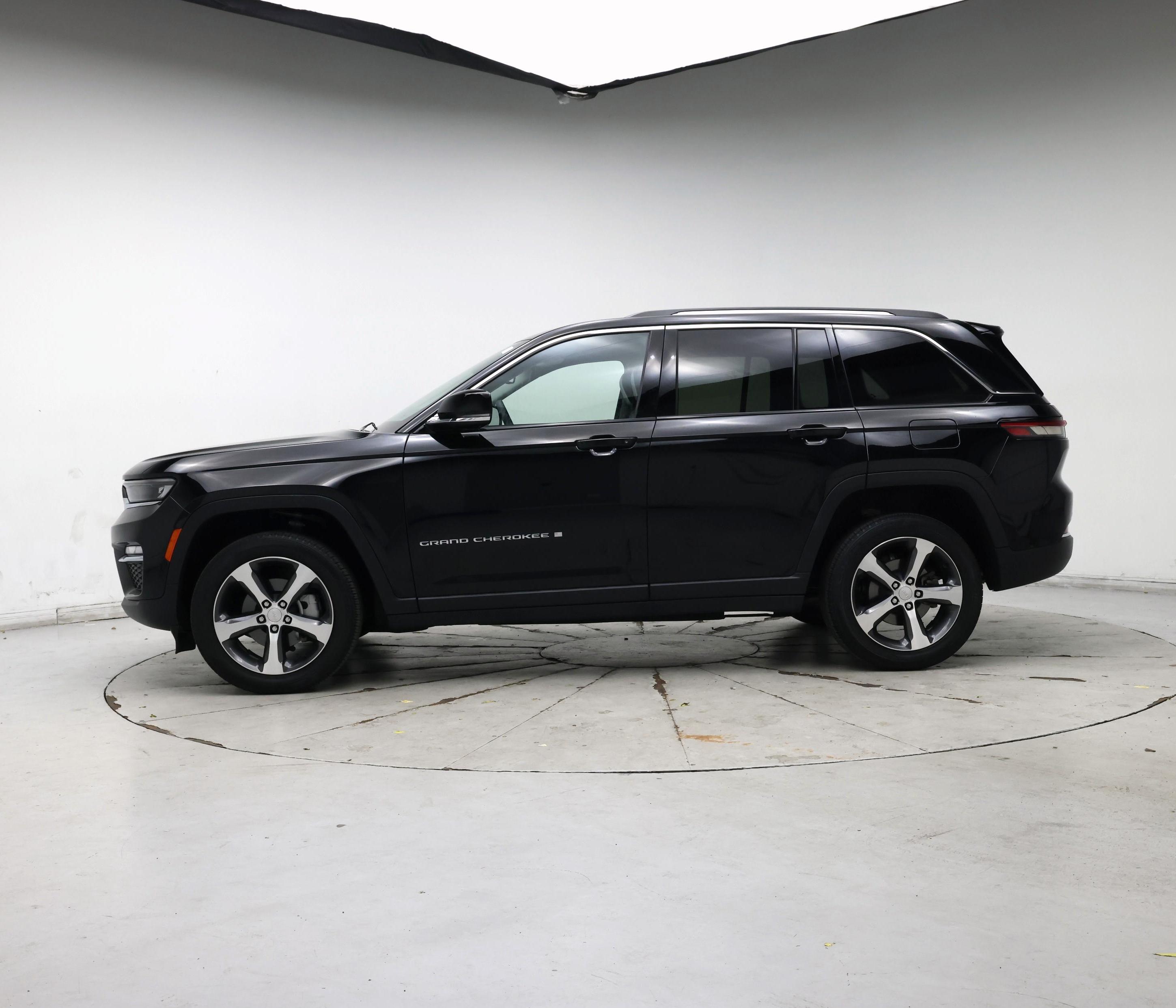 Thumbnail: 2023 Jeep Grand Cherokee - 3
