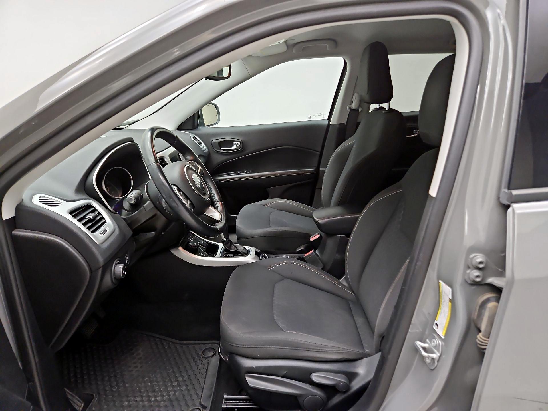 Thumbnail: 2019 Jeep Compass - 9