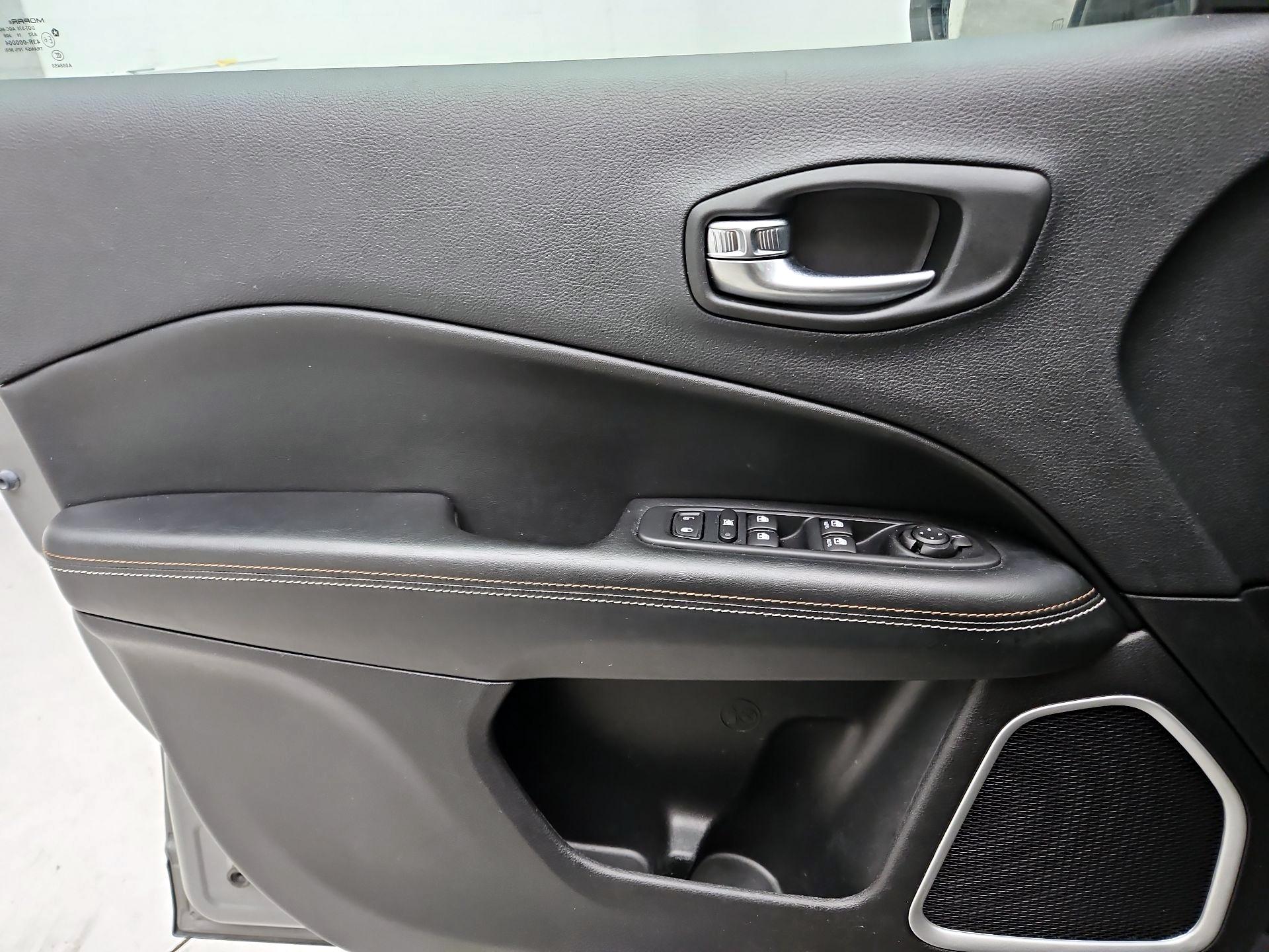 Thumbnail: 2019 Jeep Compass - 10