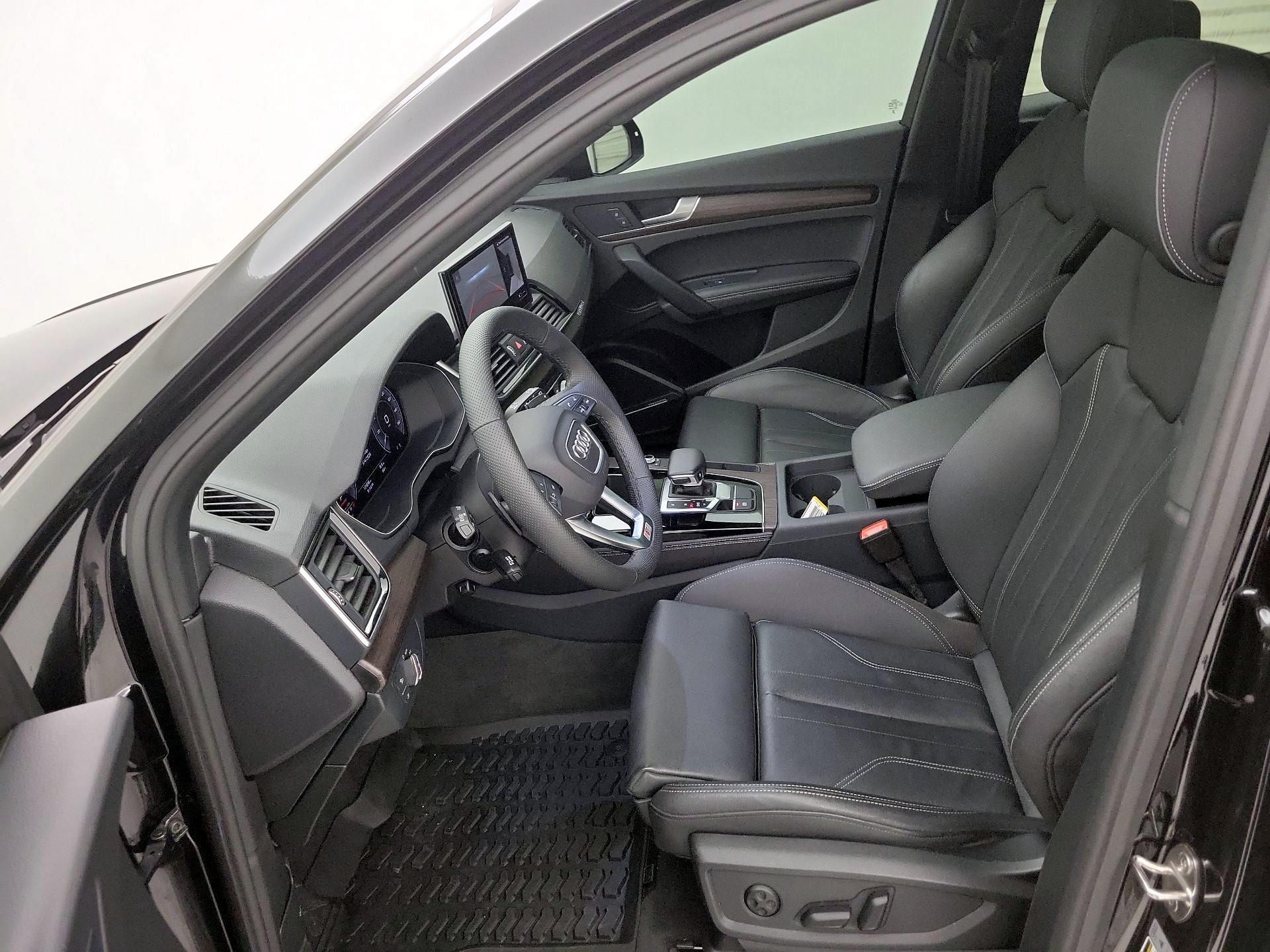 Thumbnail: 2024 Audi Q5 - 11