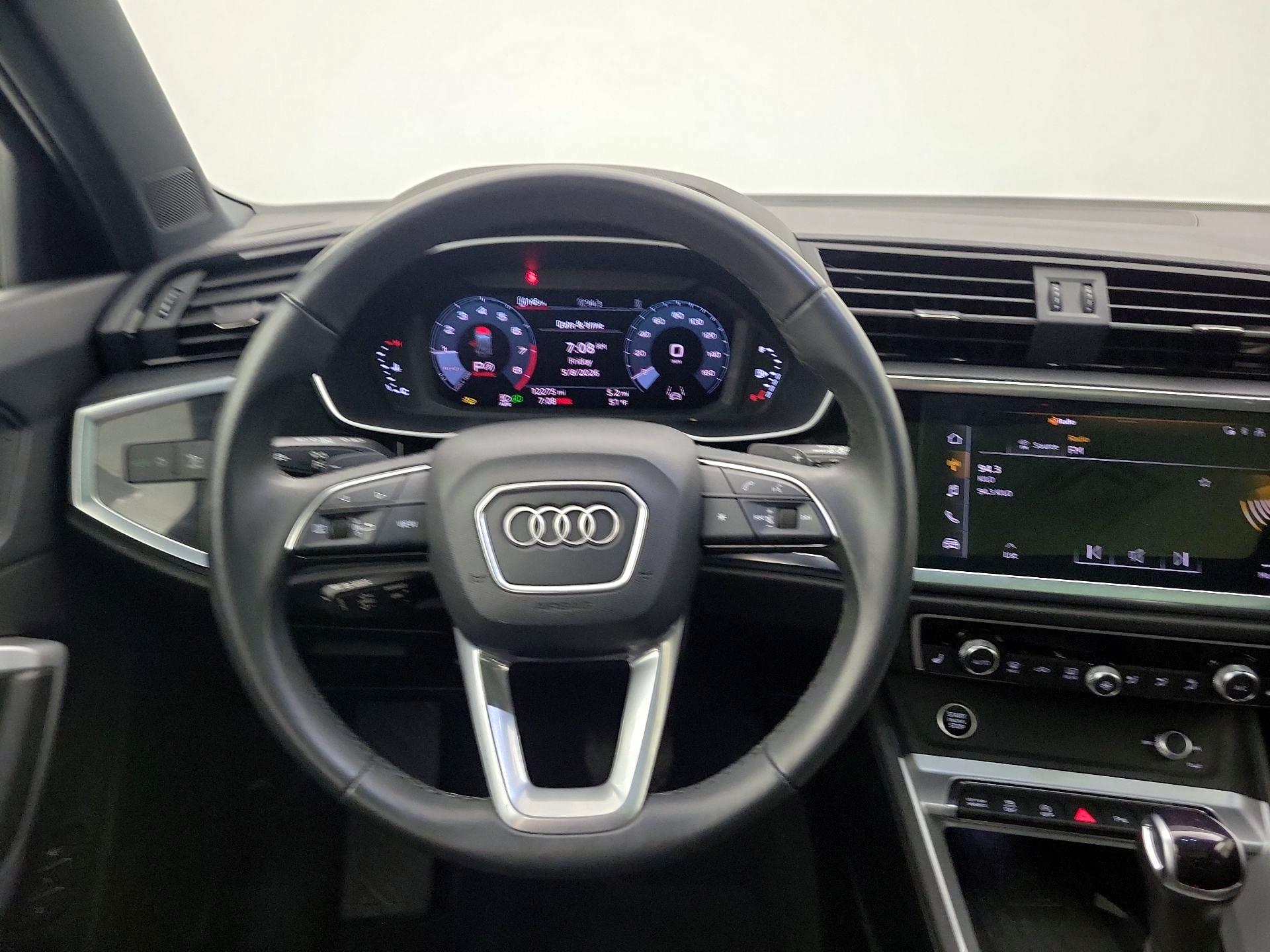 Thumbnail: 2024 Audi Q3 - 10