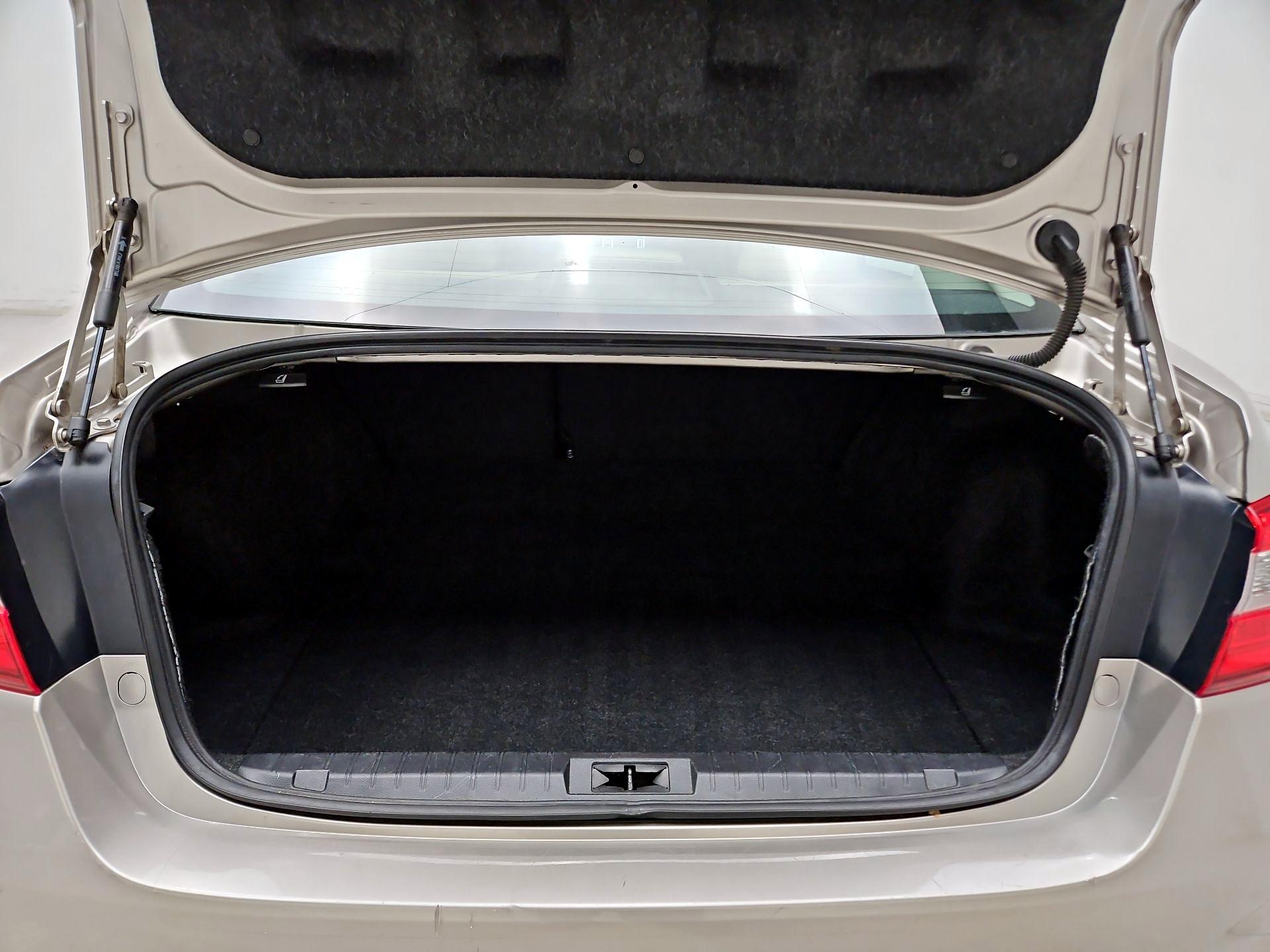 Thumbnail: 2015 Subaru Legacy - 20