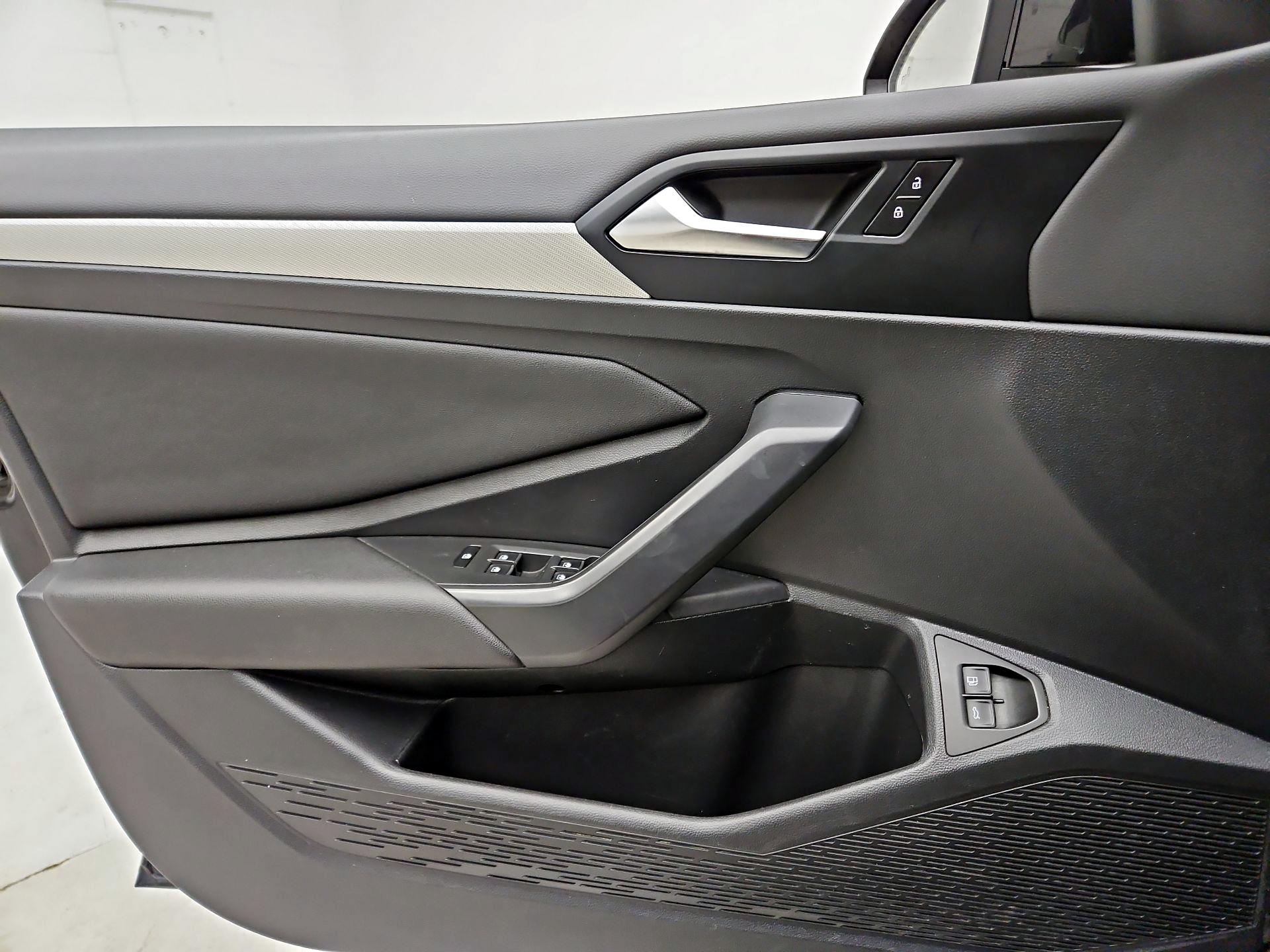 Thumbnail: 2021 Volkswagen Jetta - 12