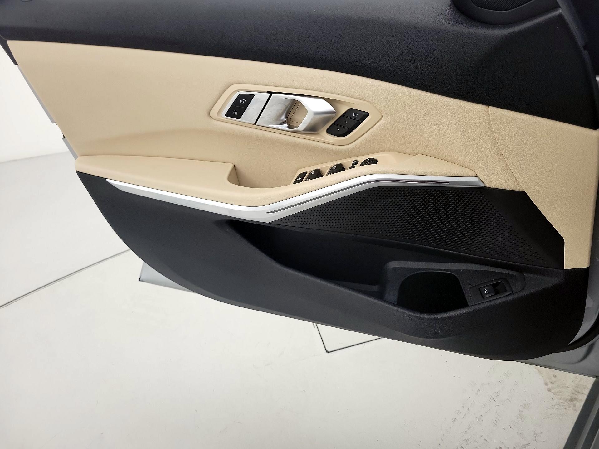 Thumbnail: 2020 BMW 3 Series - 12
