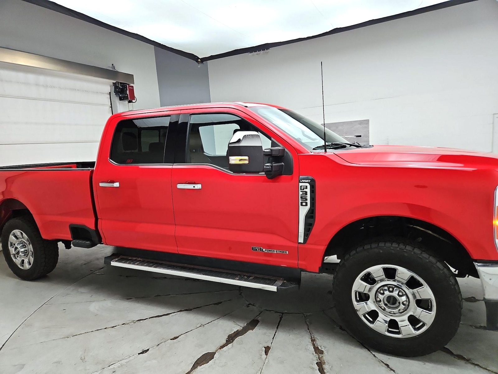 2023 Ford F-350 Super Duty Lariat - Photo 4