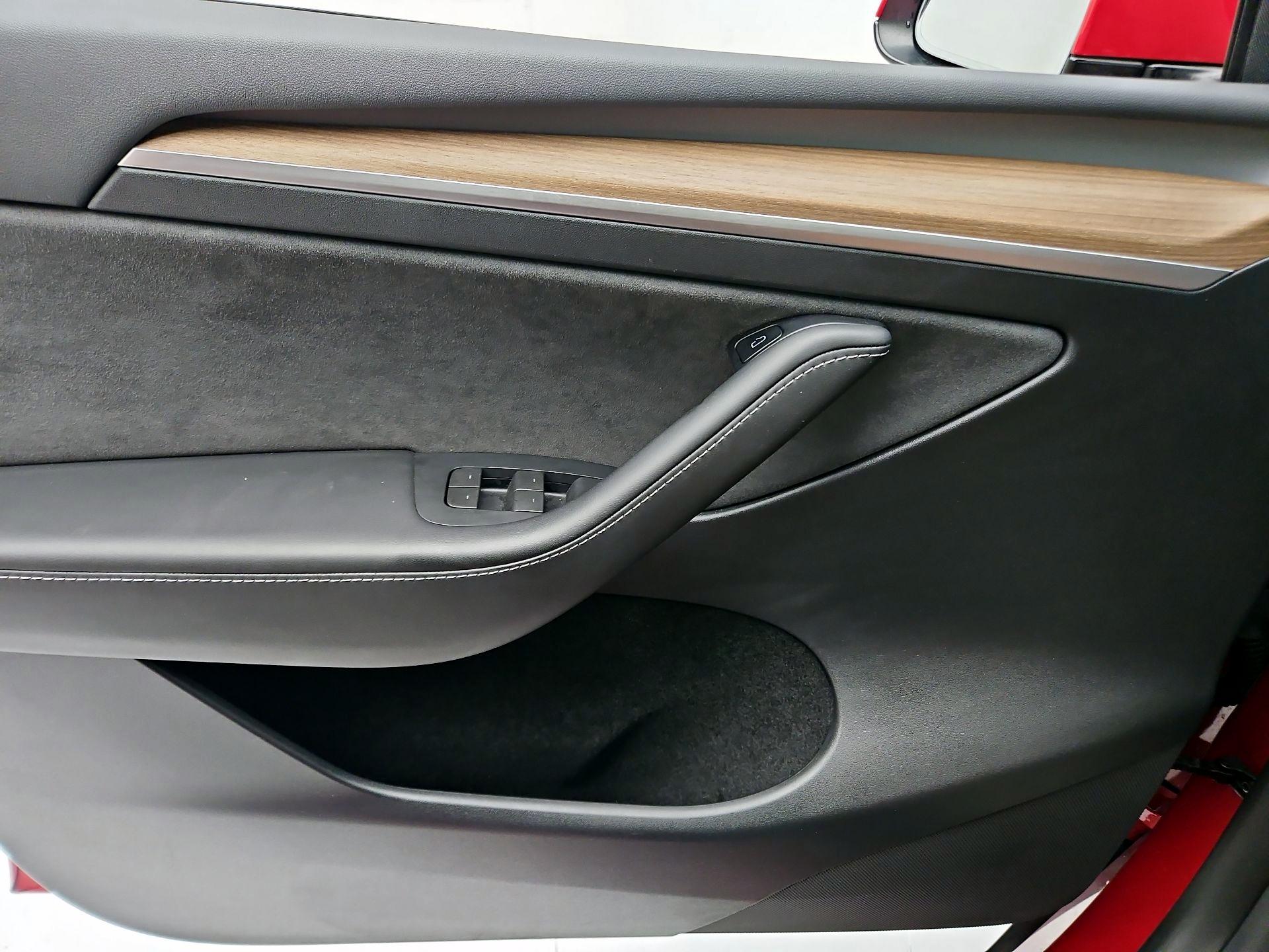 Thumbnail: 2023 Tesla Model Y - 12