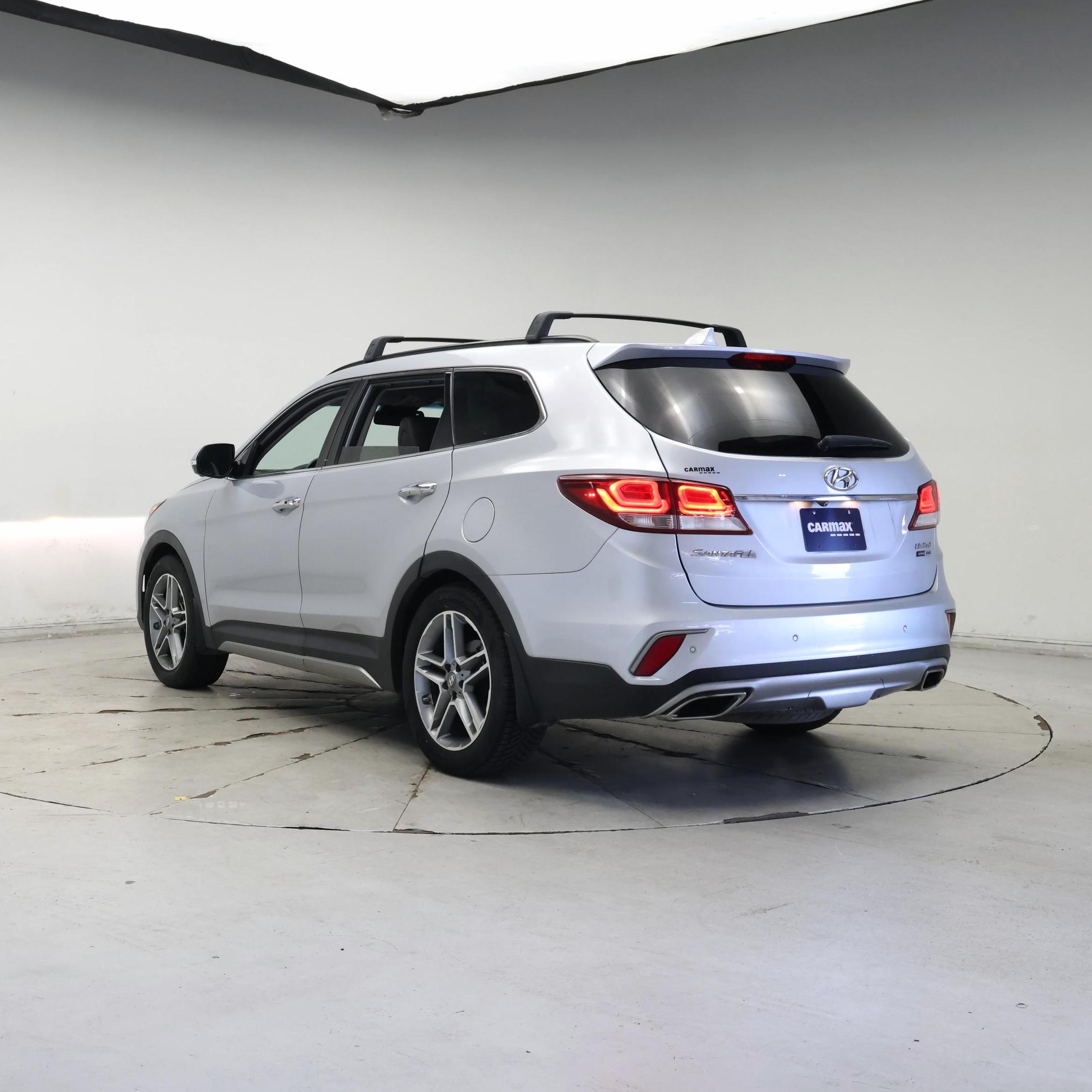 Thumbnail: 2017 Hyundai Santa Fe - 2