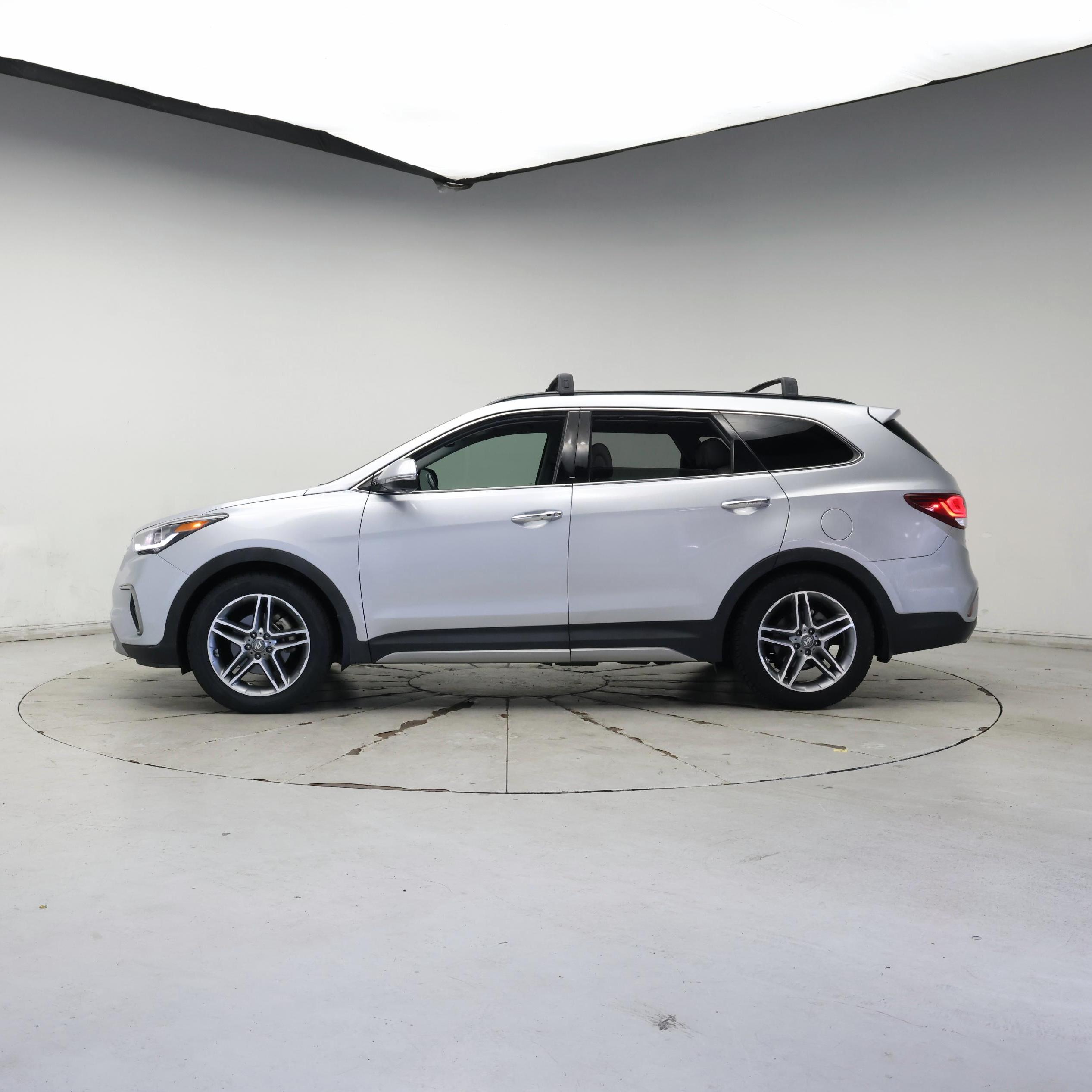 Thumbnail: 2017 Hyundai Santa Fe - 3