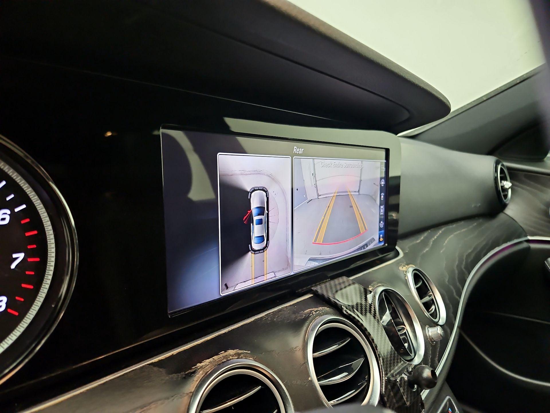 Thumbnail: 2019 Mercedes-Benz E-Class - 15