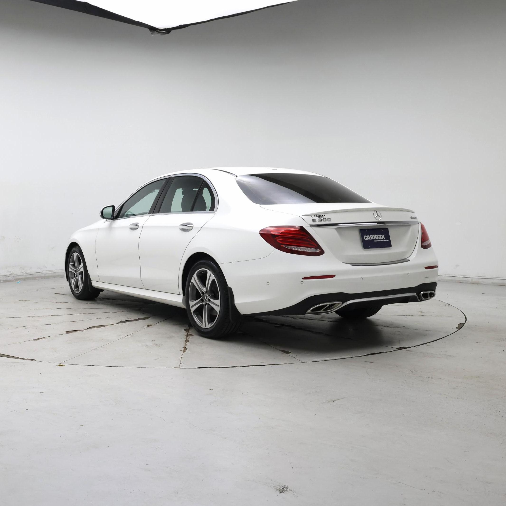 Thumbnail: 2019 Mercedes-Benz E-Class - 2