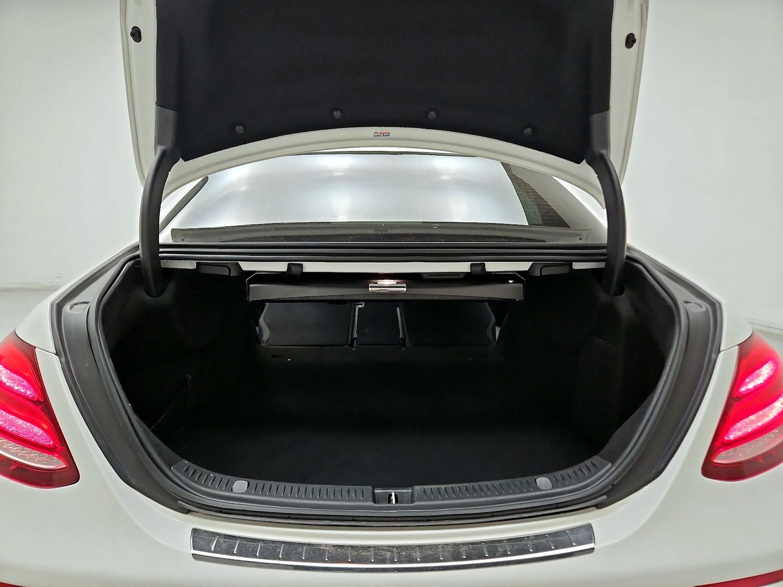 2019 Mercedes-Benz E-Class E300 - Photo 24