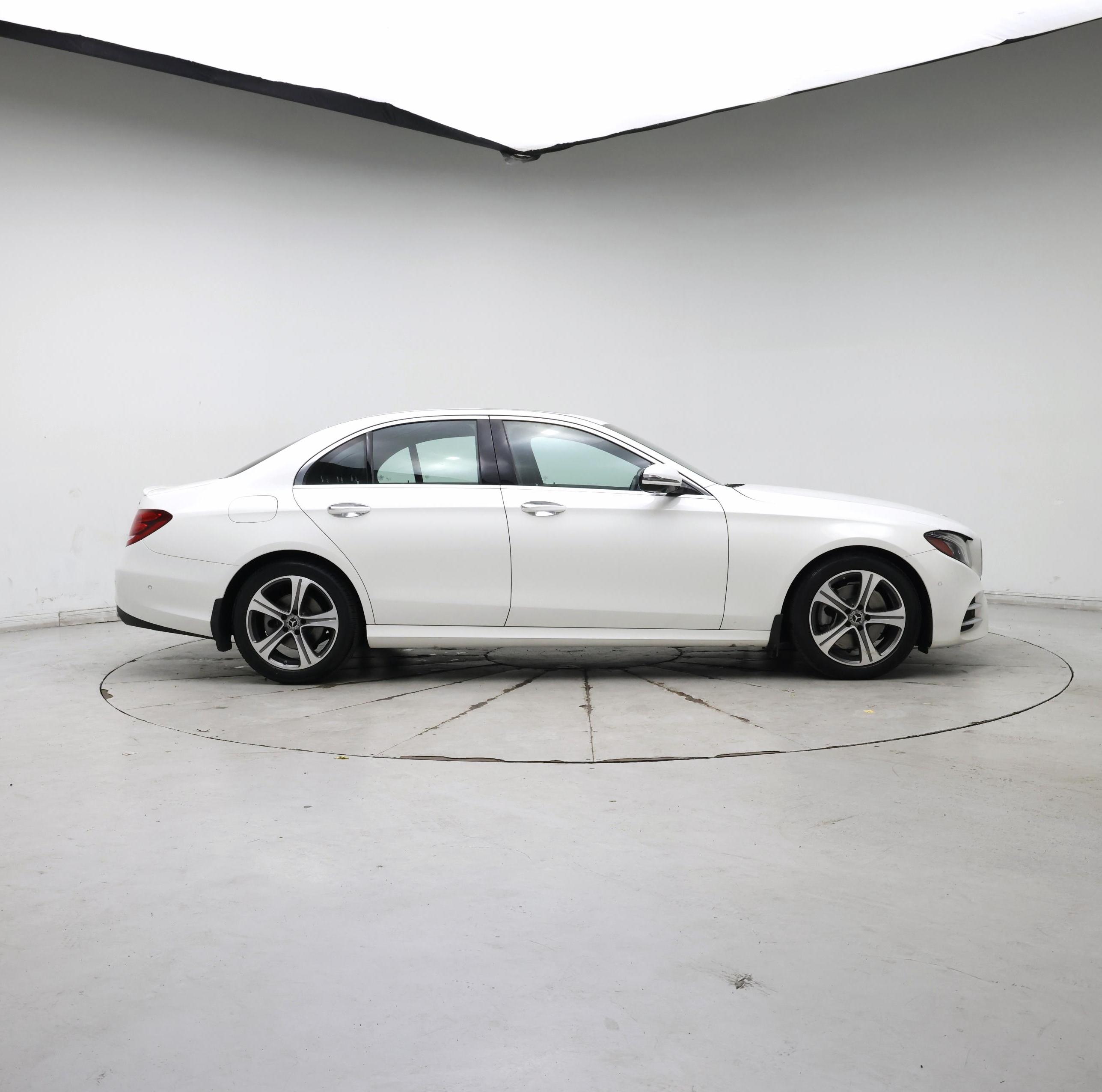 Thumbnail: 2019 Mercedes-Benz E-Class - 7