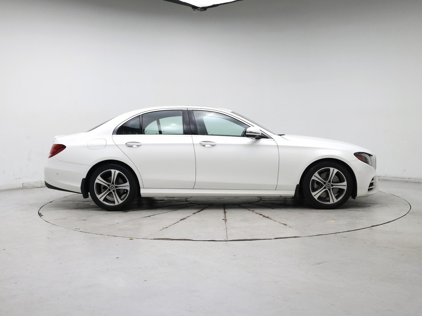 2019 Mercedes-Benz E-Class E300 - Photo 8