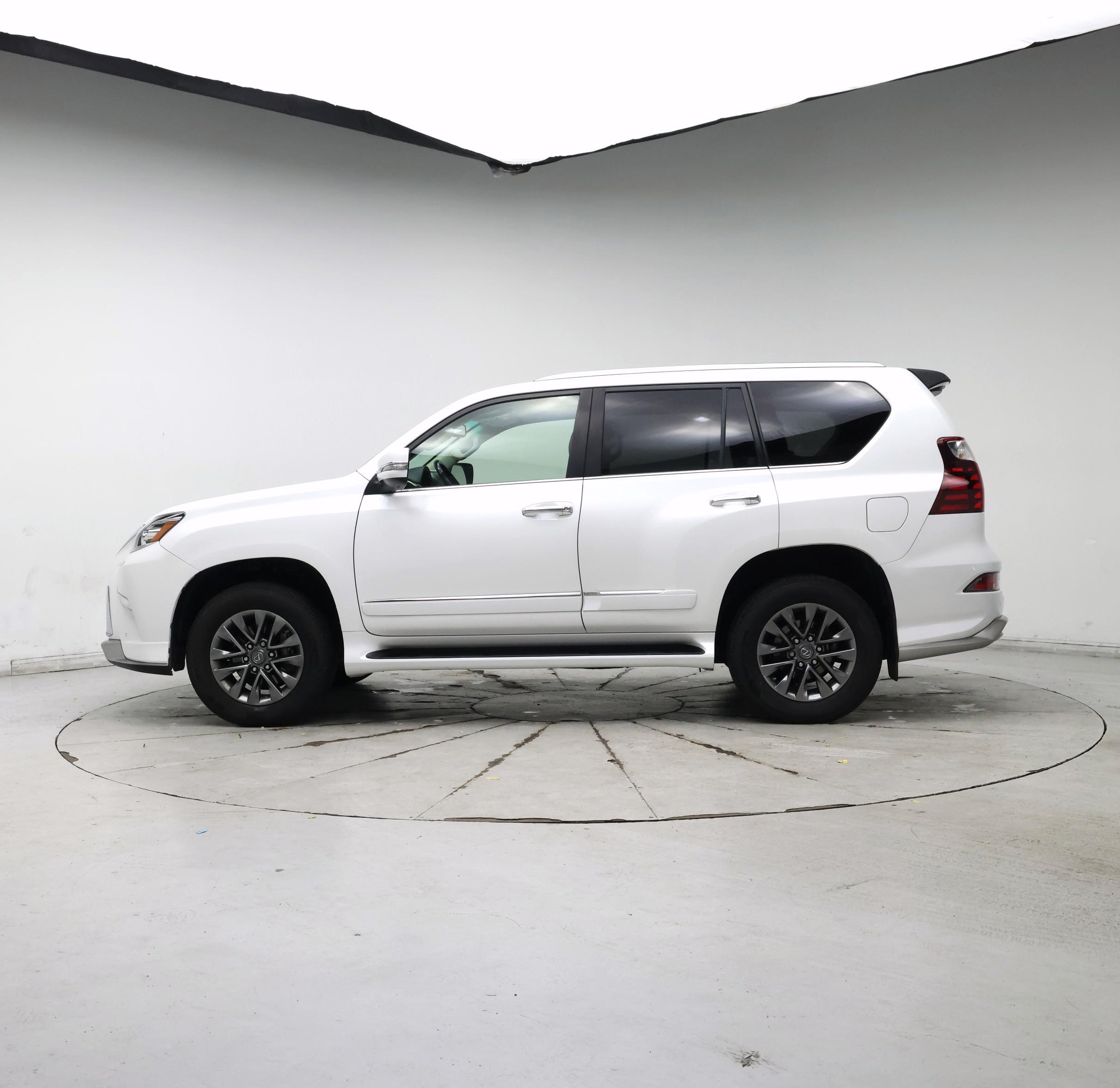 Thumbnail: 2019 Lexus GX - 3