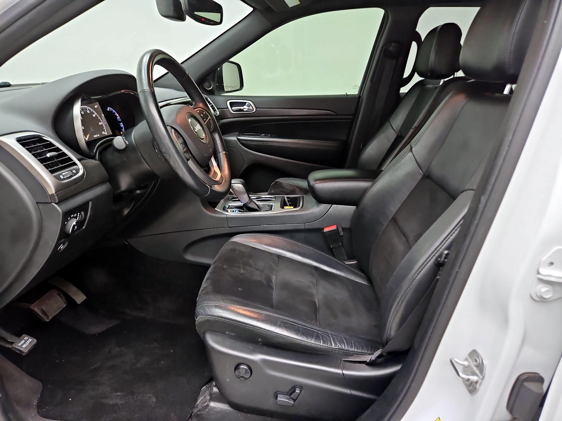 Thumbnail: 2018 Jeep Grand Cherokee - 11