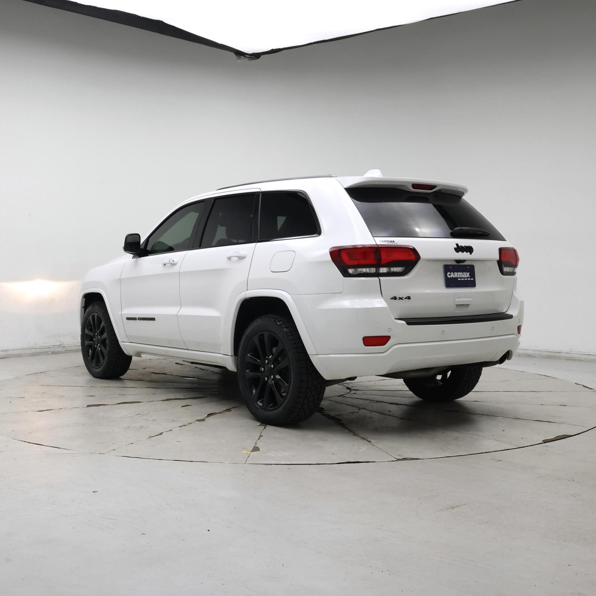 Thumbnail: 2018 Jeep Grand Cherokee - 2