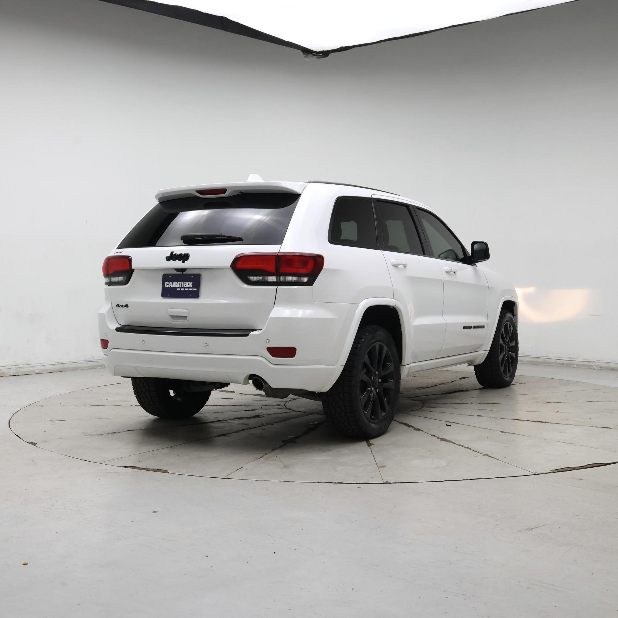 Thumbnail: 2018 Jeep Grand Cherokee - 8