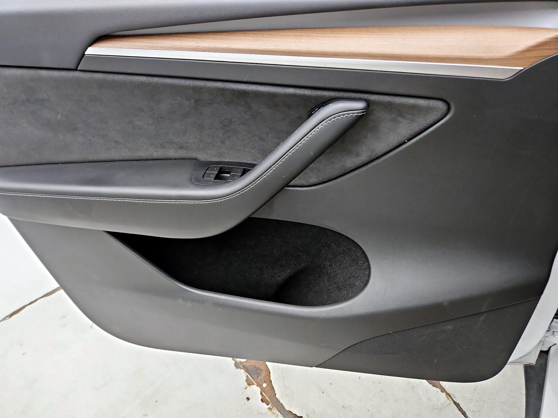 Thumbnail: 2023 Tesla Model Y - 12