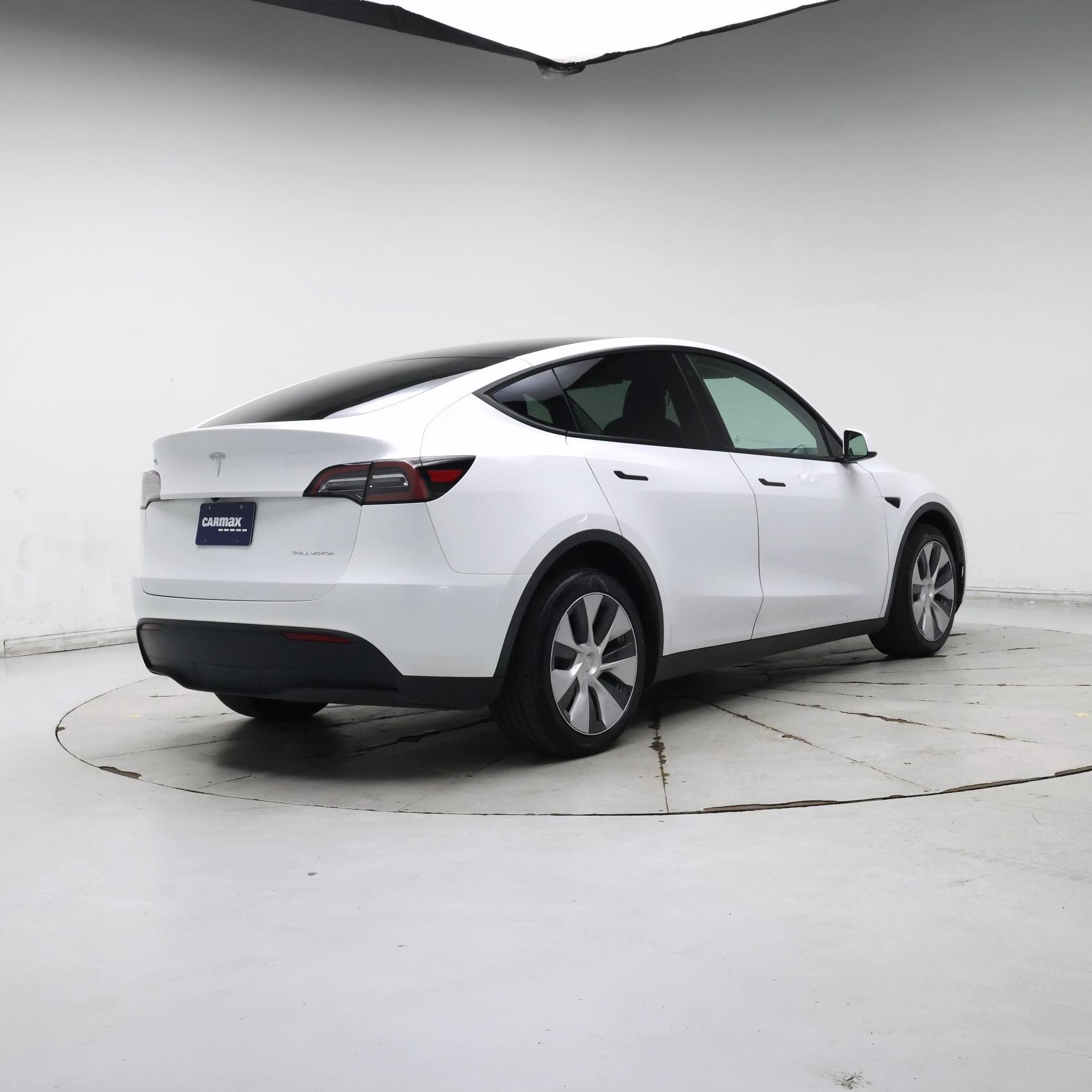 Thumbnail: 2023 Tesla Model Y - 8