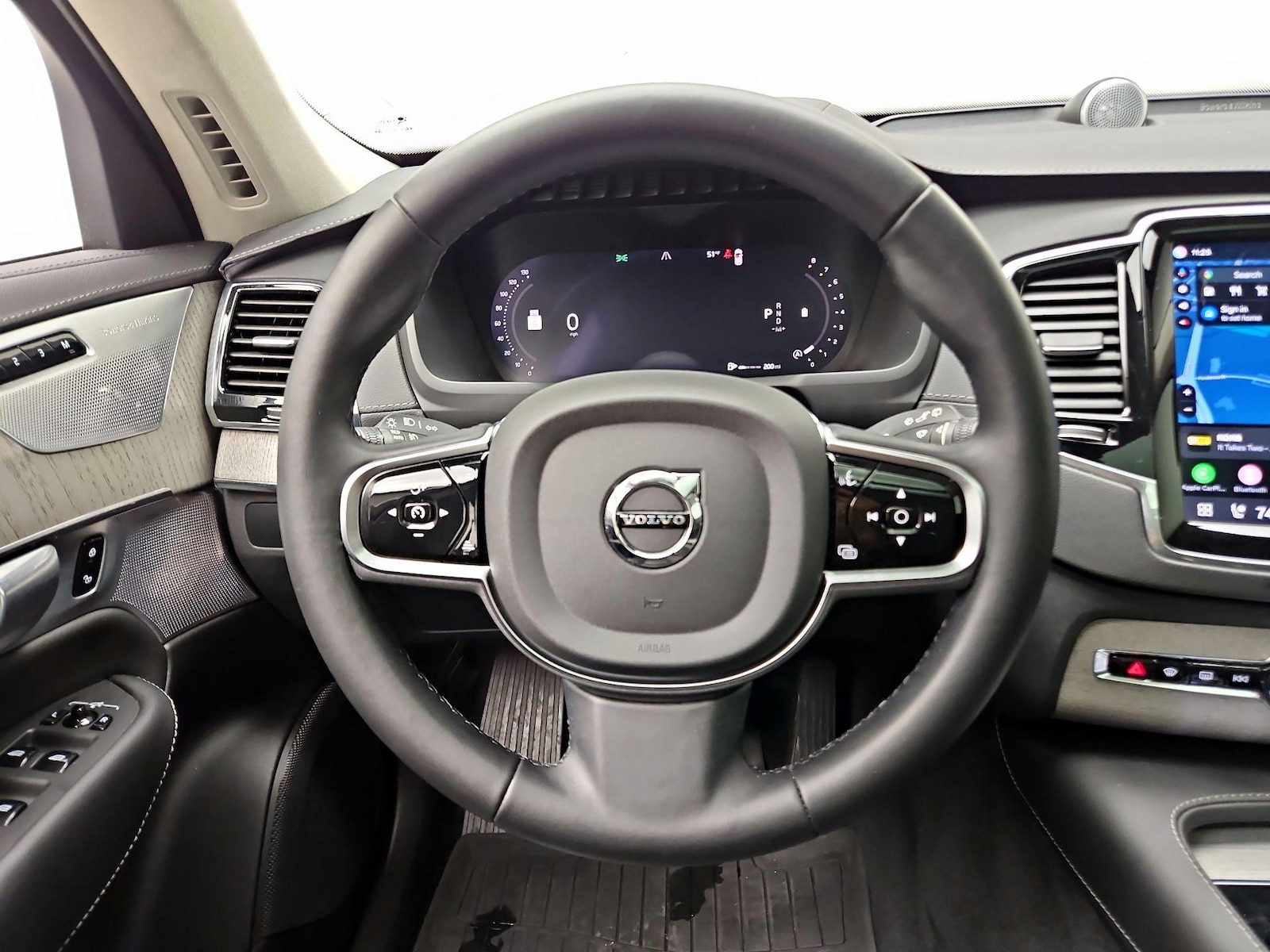 2025 Volvo XC90 Ultra - Photo 11