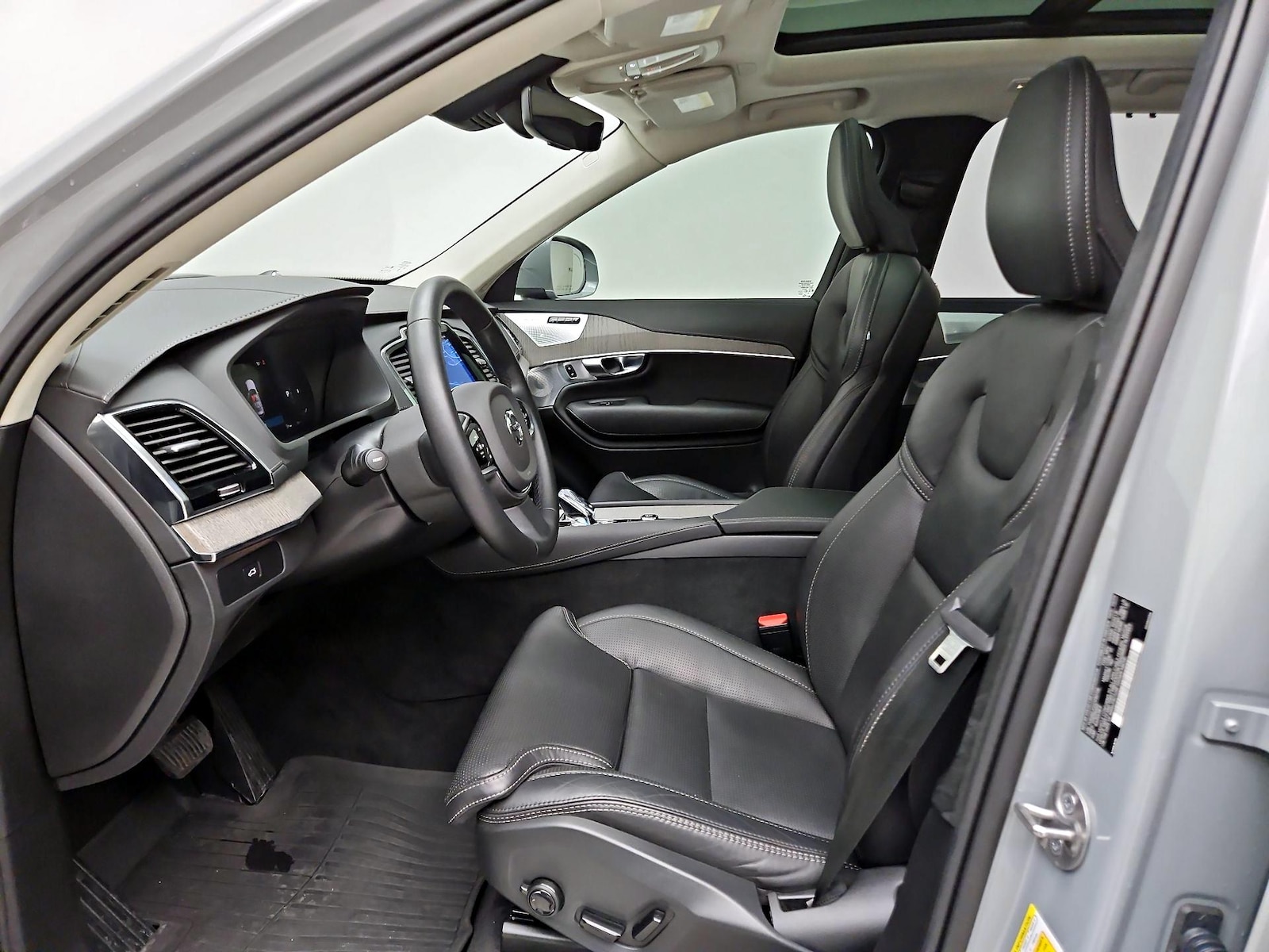2025 Volvo XC90 Ultra - Photo 12