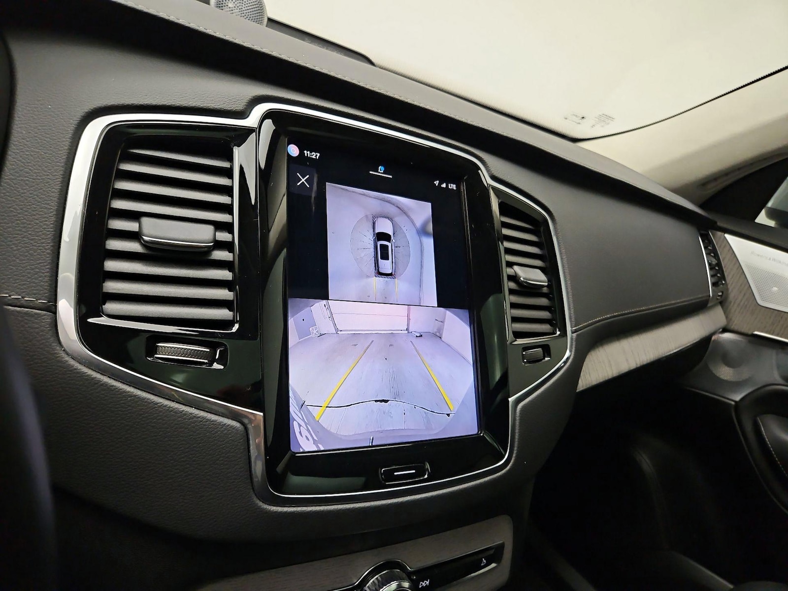 2025 Volvo XC90 Ultra - Photo 16