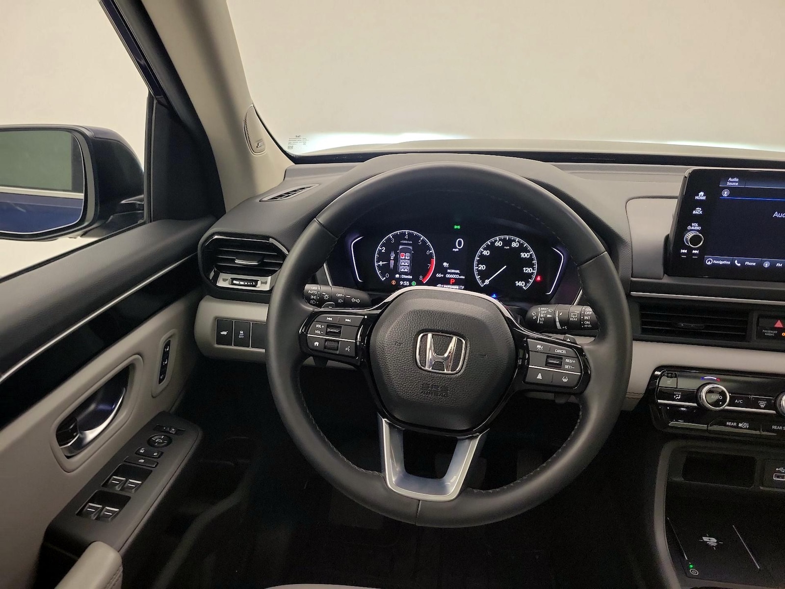 2025 Honda Pilot Touring - Photo 11